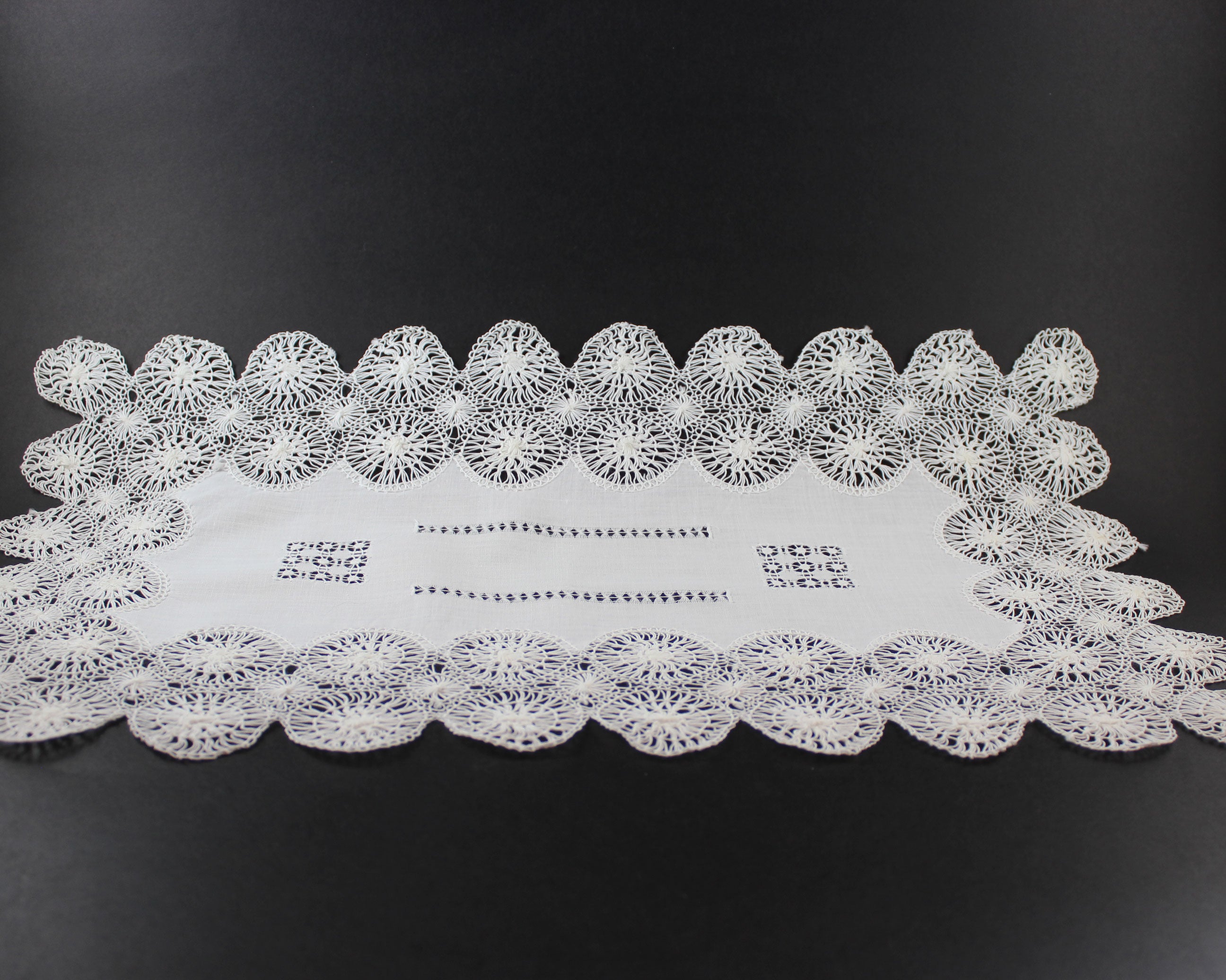 Vintage Teneriffe Lace and Linen Placemats (12)