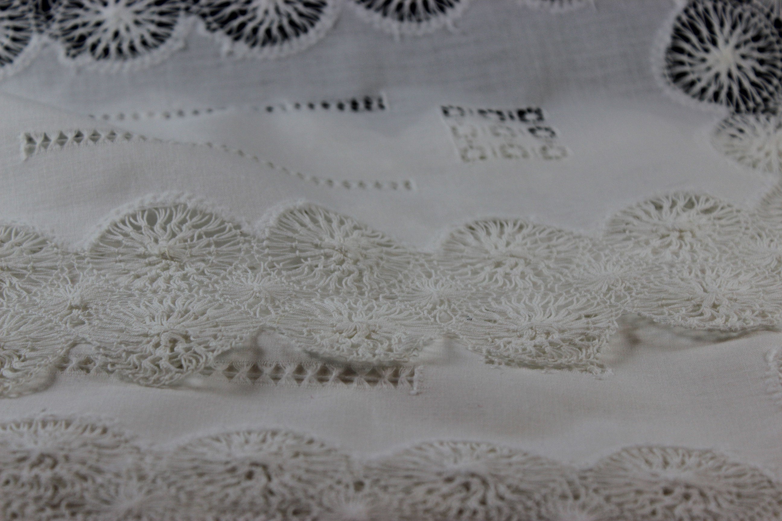 Vintage Teneriffe Lace and Linen Placemats (12)