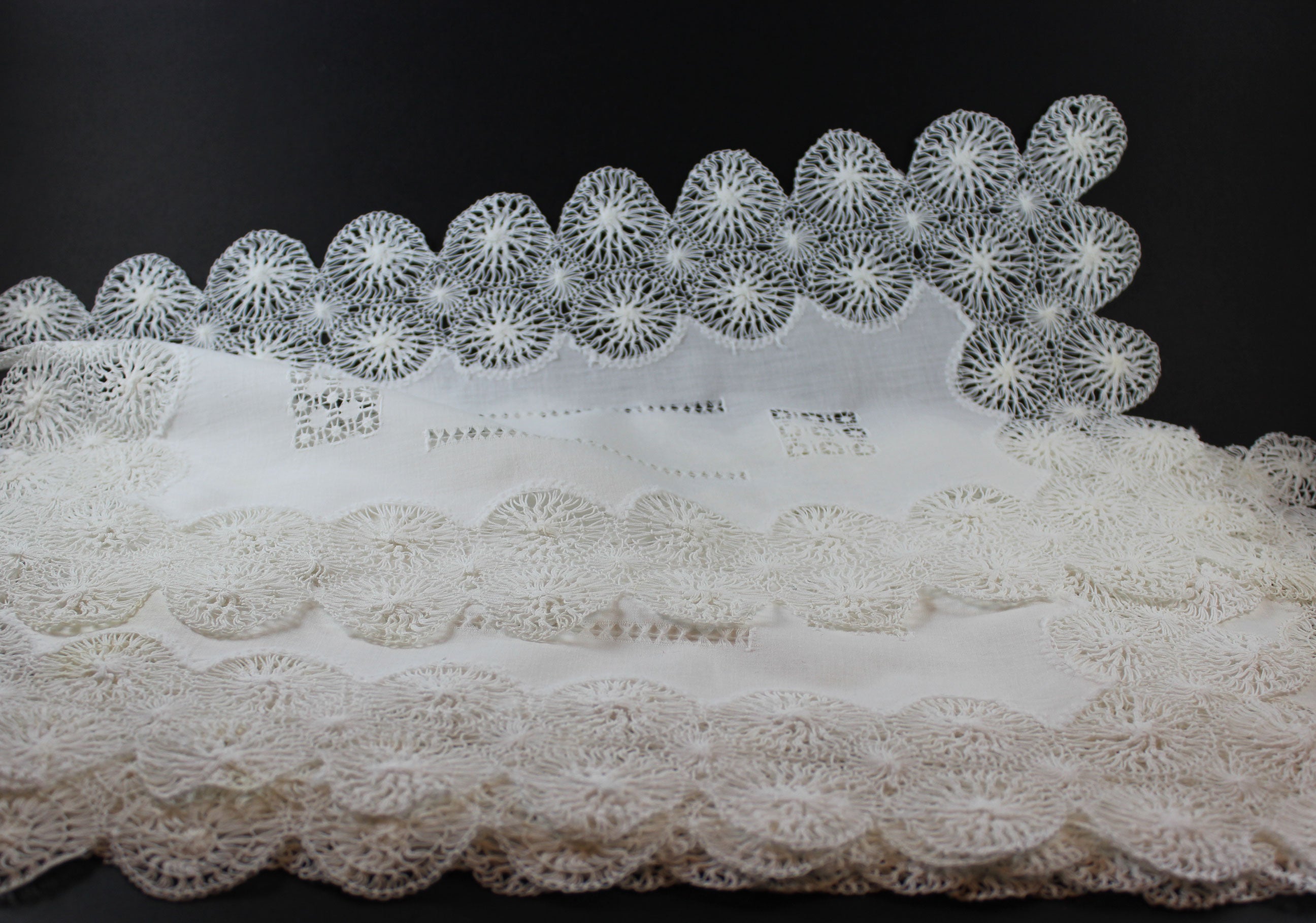 Vintage Teneriffe Lace and Linen Placemats (12)
