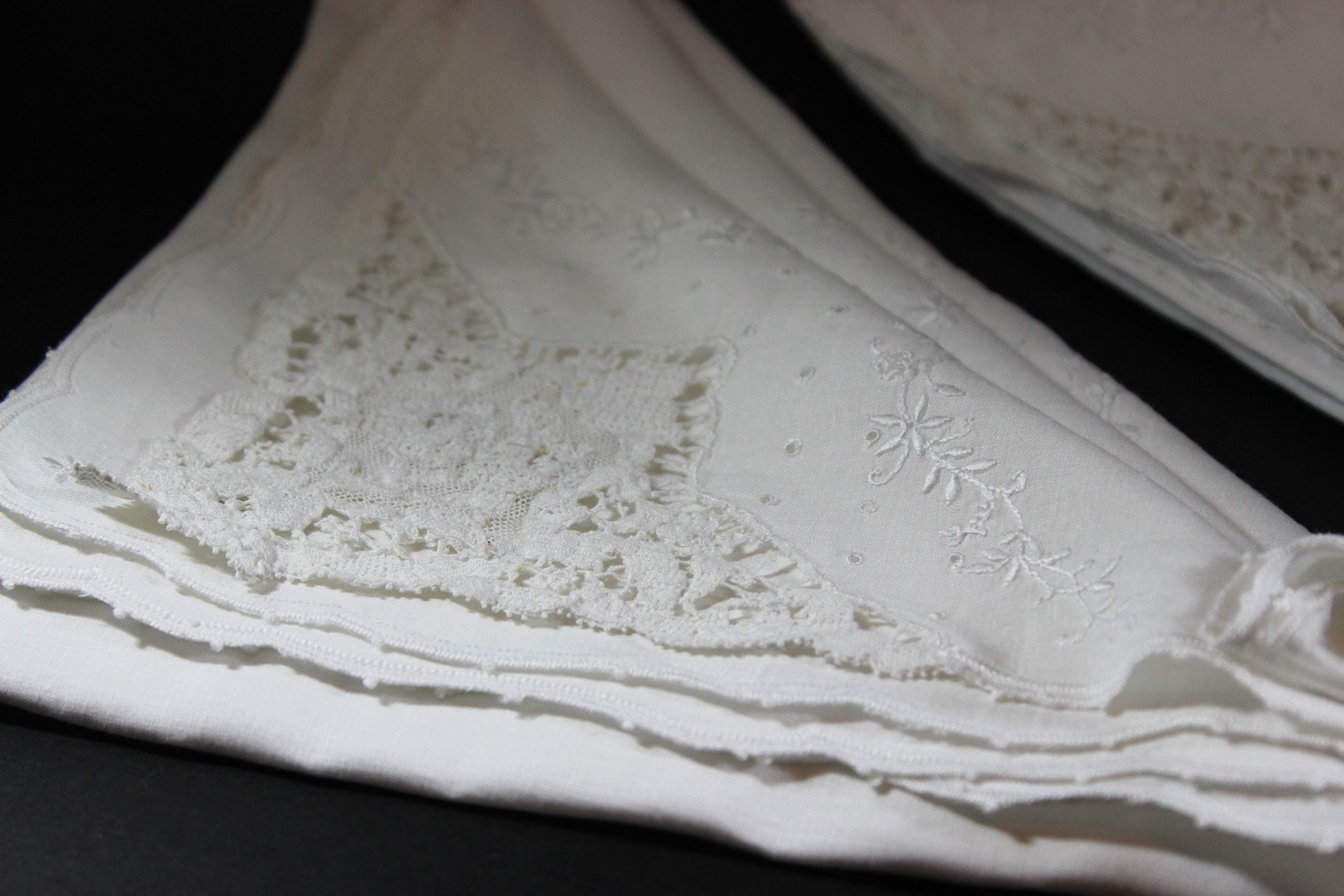 White Embroidered Vintage Linen and Lace Dinner Napkins