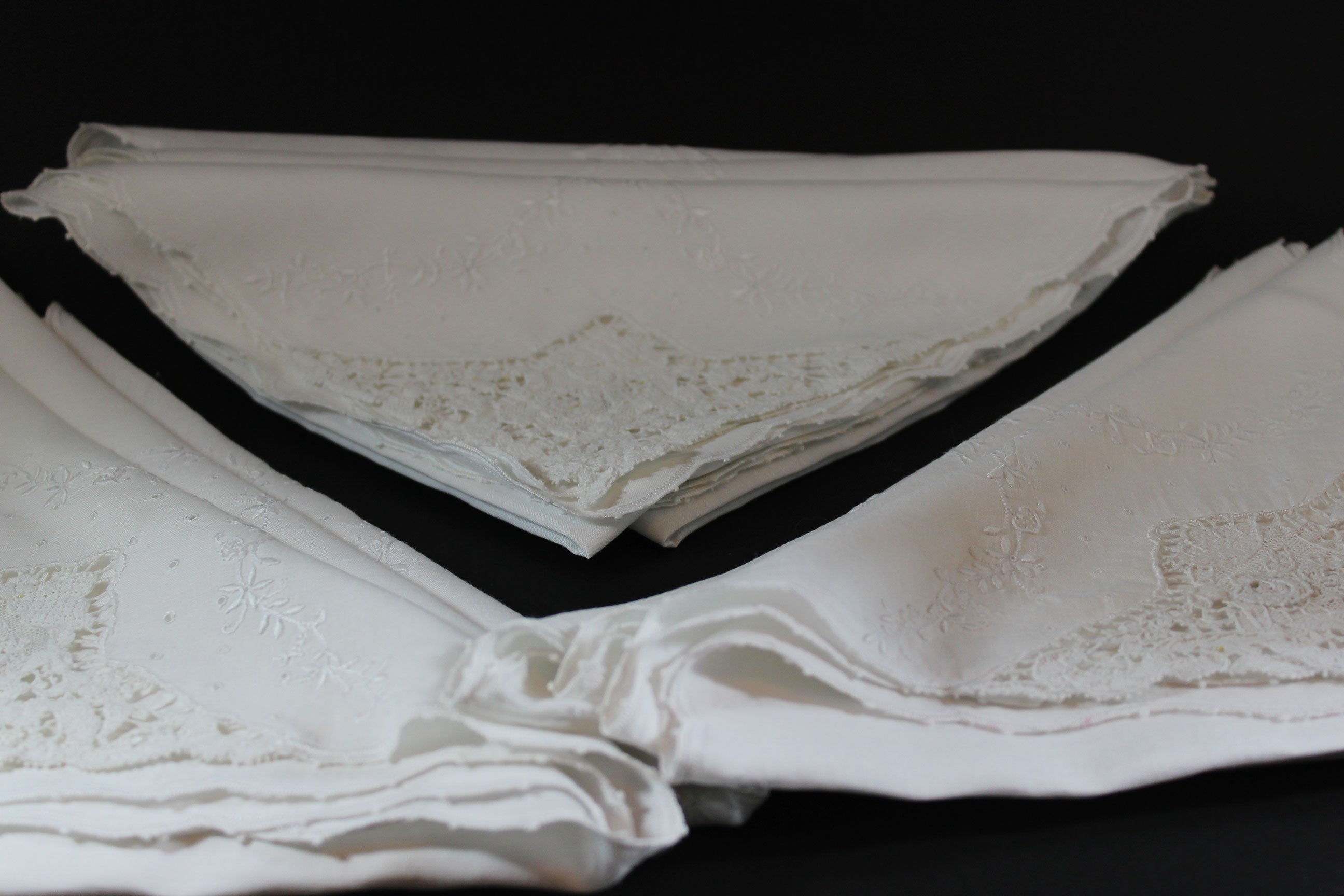 White Embroidered Vintage Linen and Lace Dinner Napkins