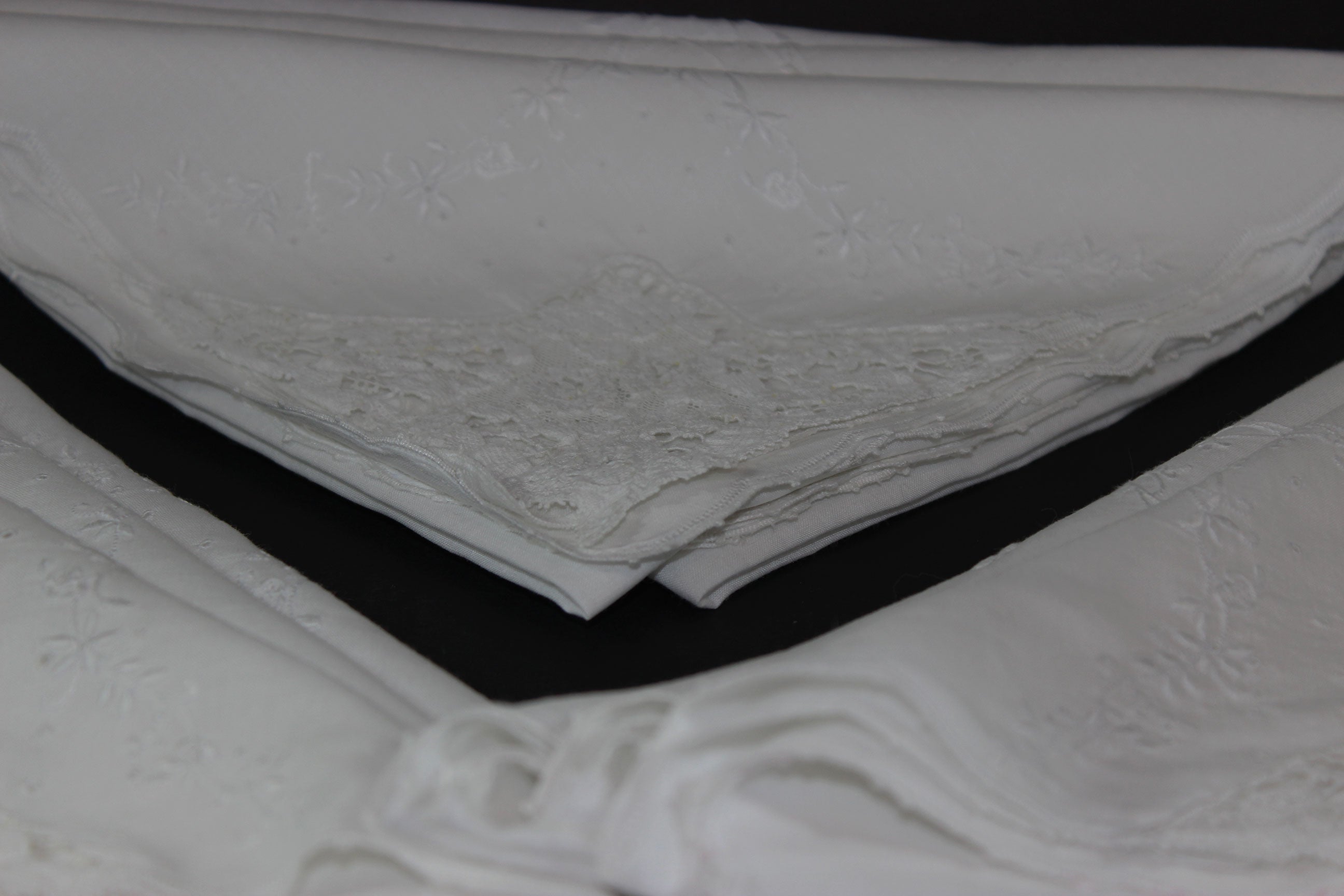 White Embroidered Vintage Linen and Lace Dinner Napkins