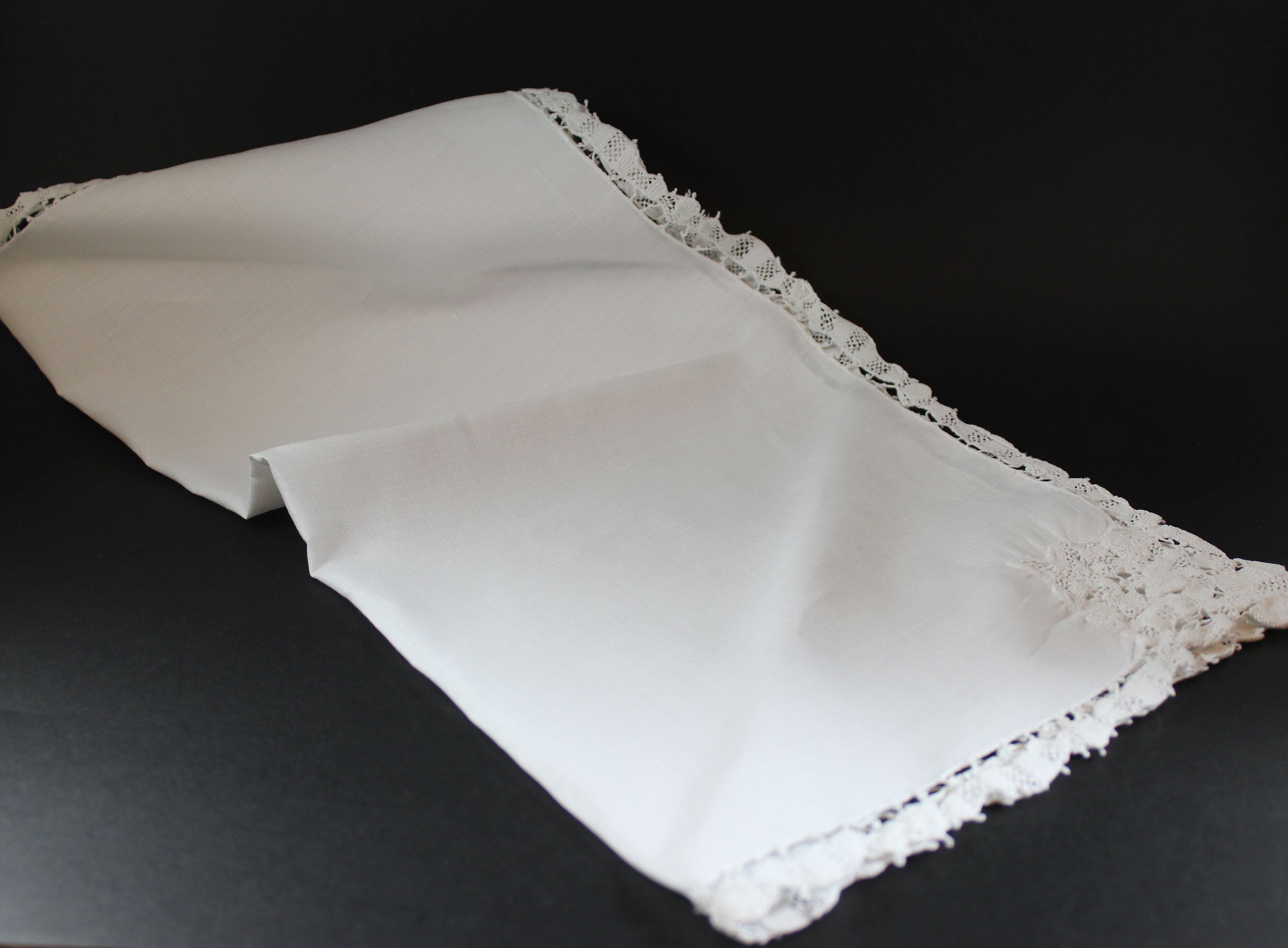 White Linen with Point de Venise Lace, Vintage Dinner Napkins