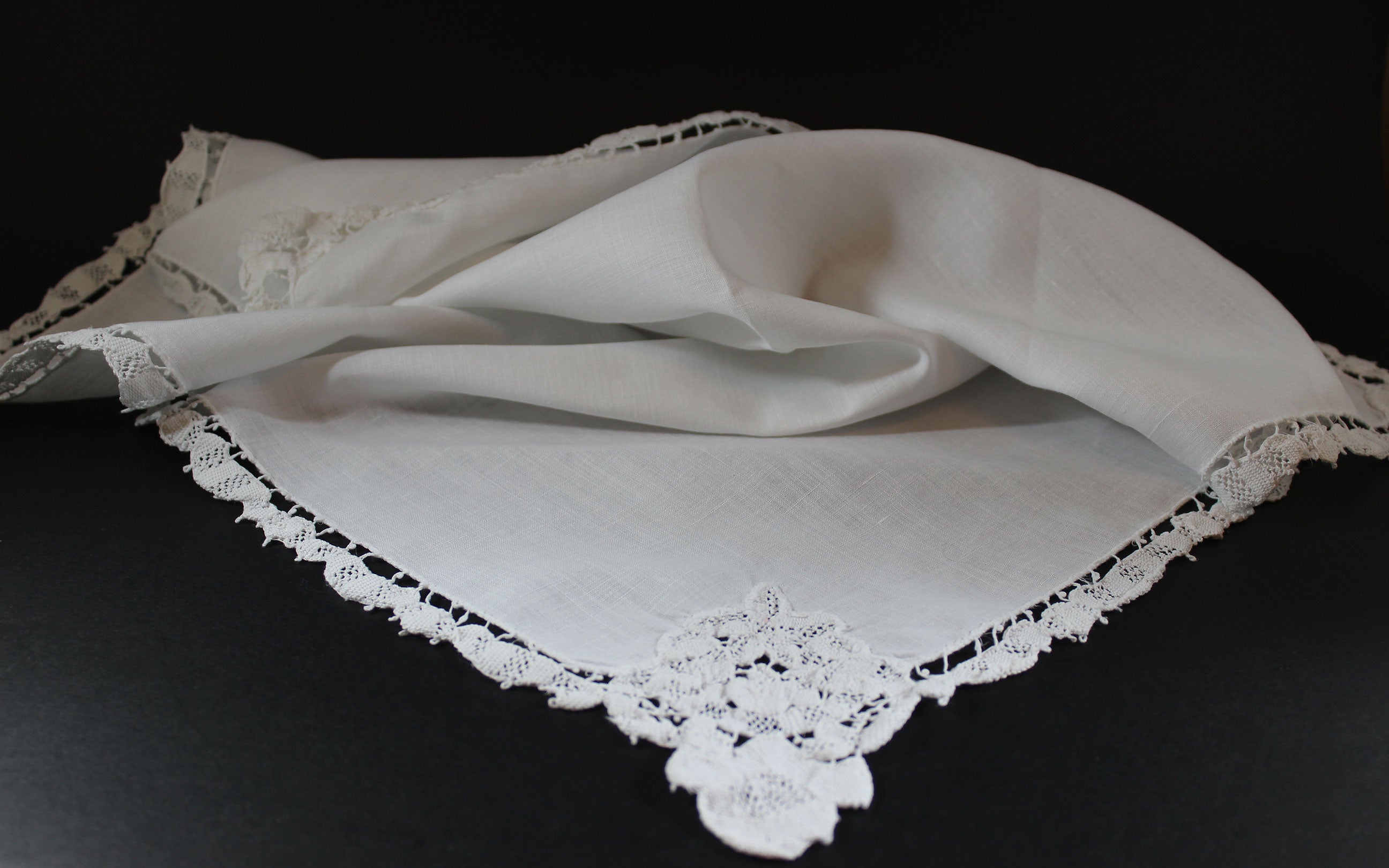 White Linen with Point de Venise Lace, Vintage Dinner Napkins