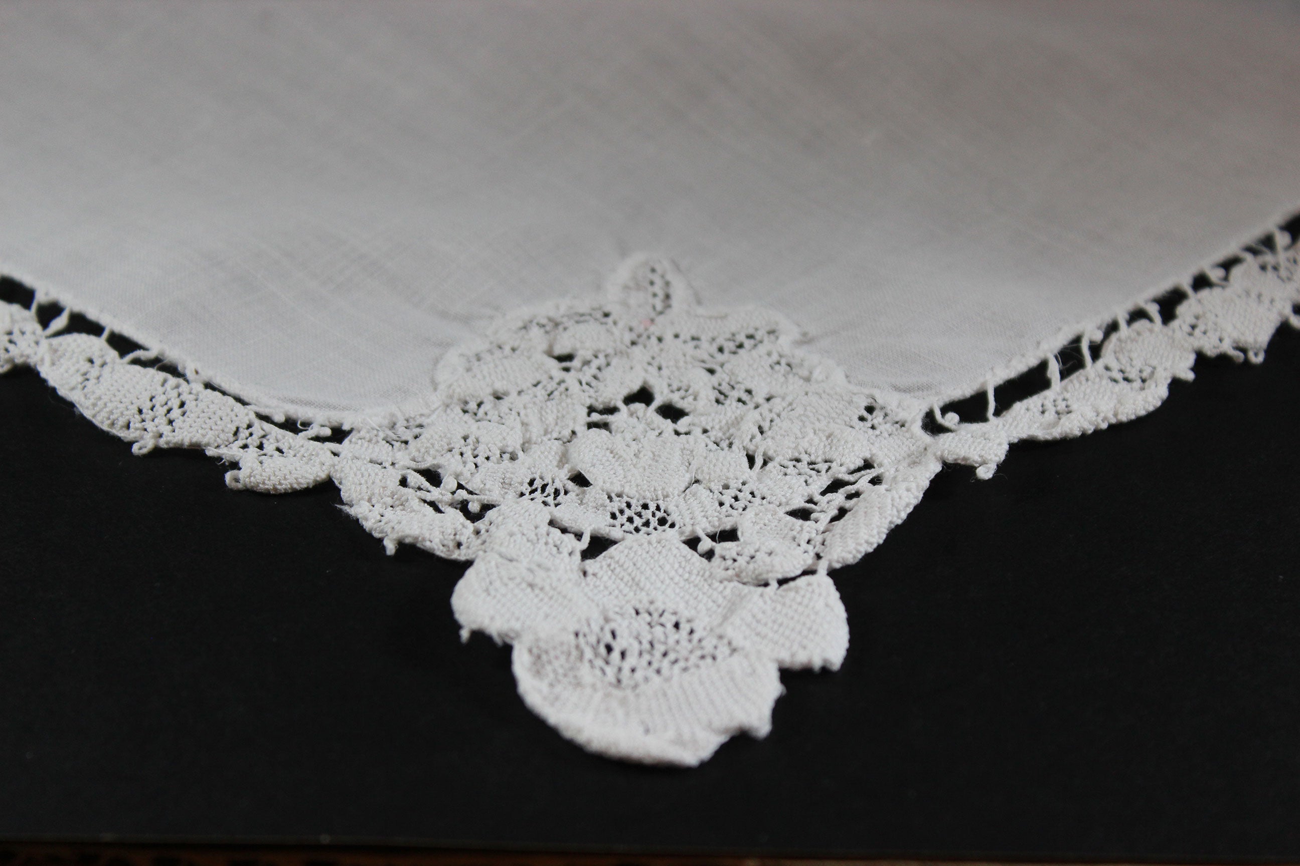 White Linen with Point de Venise Lace, Vintage Dinner Napkins