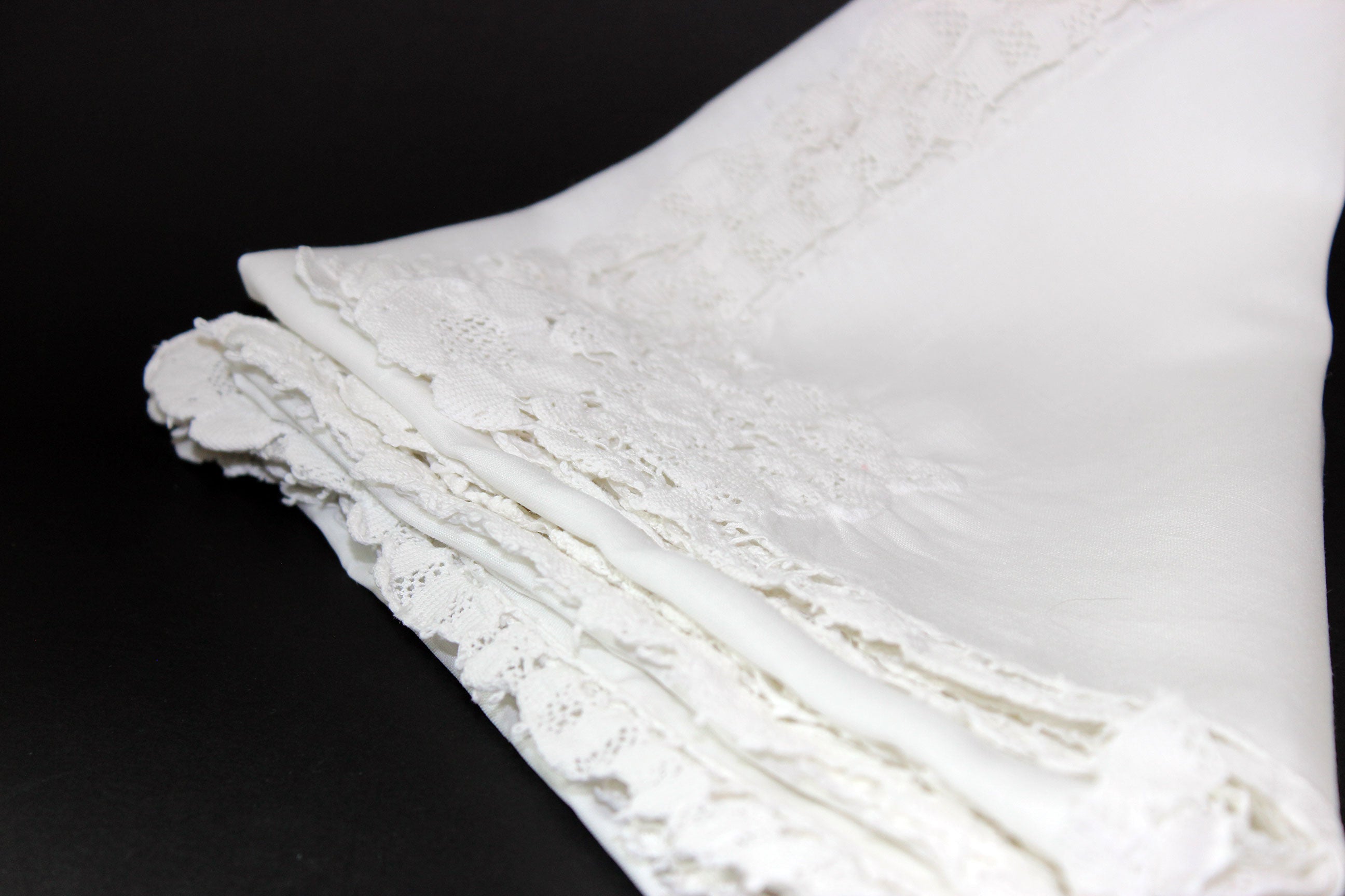 White Linen with Point de Venise Lace, Vintage Dinner Napkins