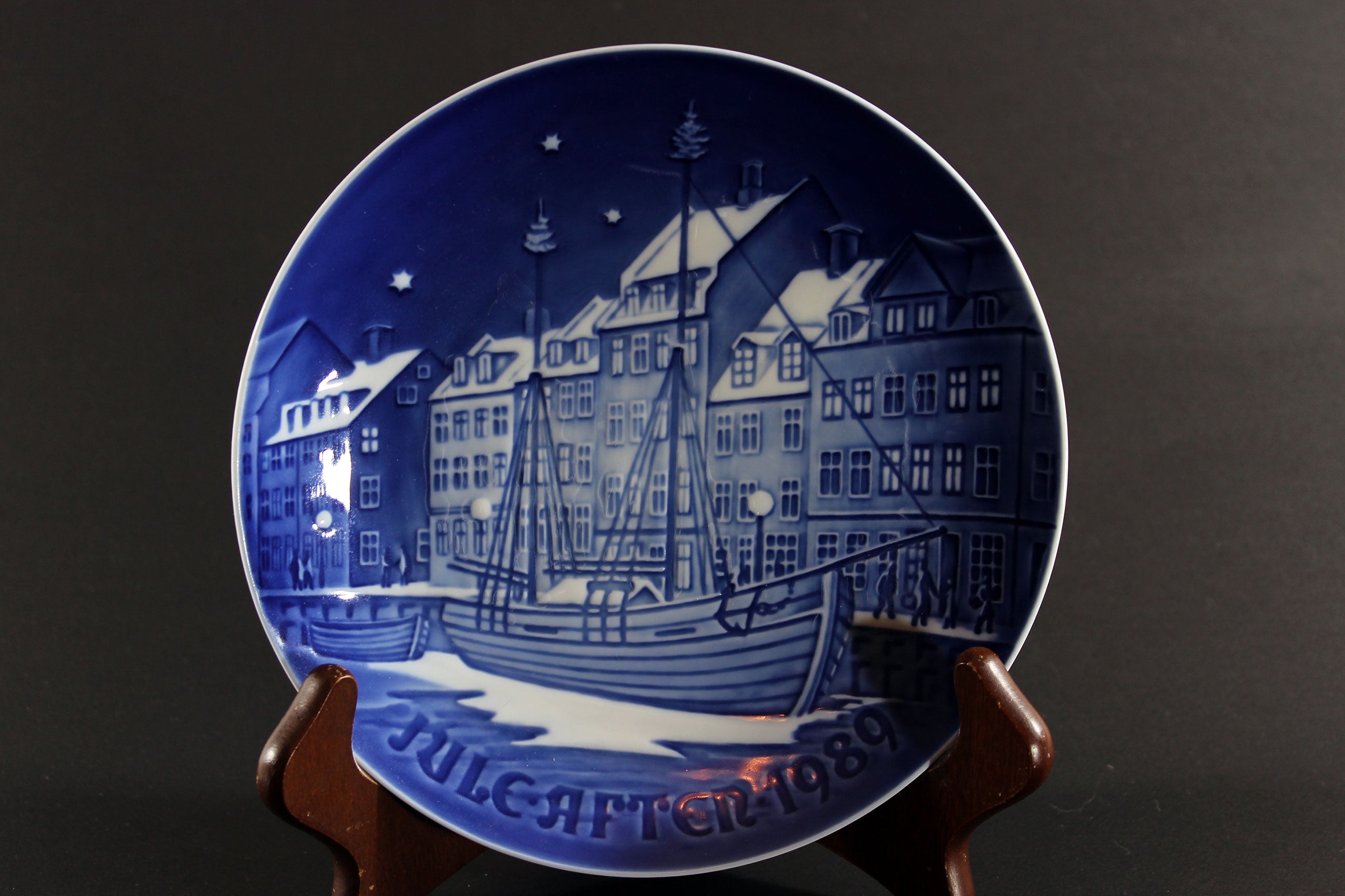 Bing & Grondahl Christmas Plate 1989