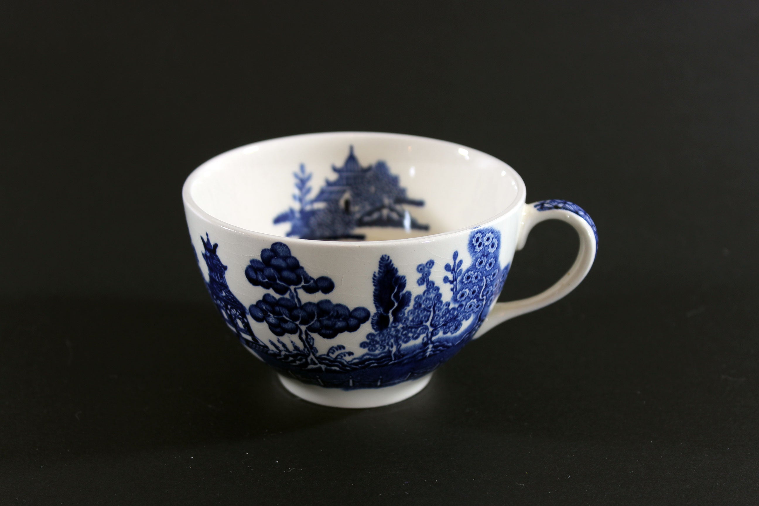 Blue Willow Medium Pagoda Teacup