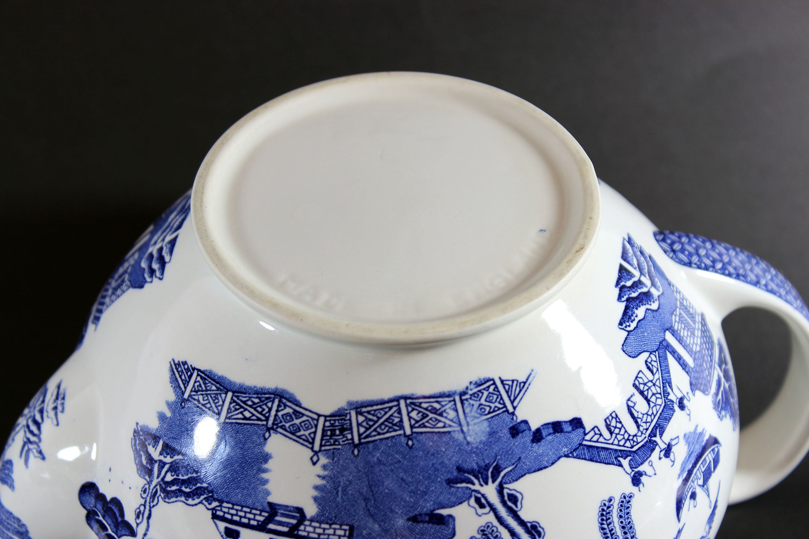 Blue Willow Teapot, Johnson Brothers_7