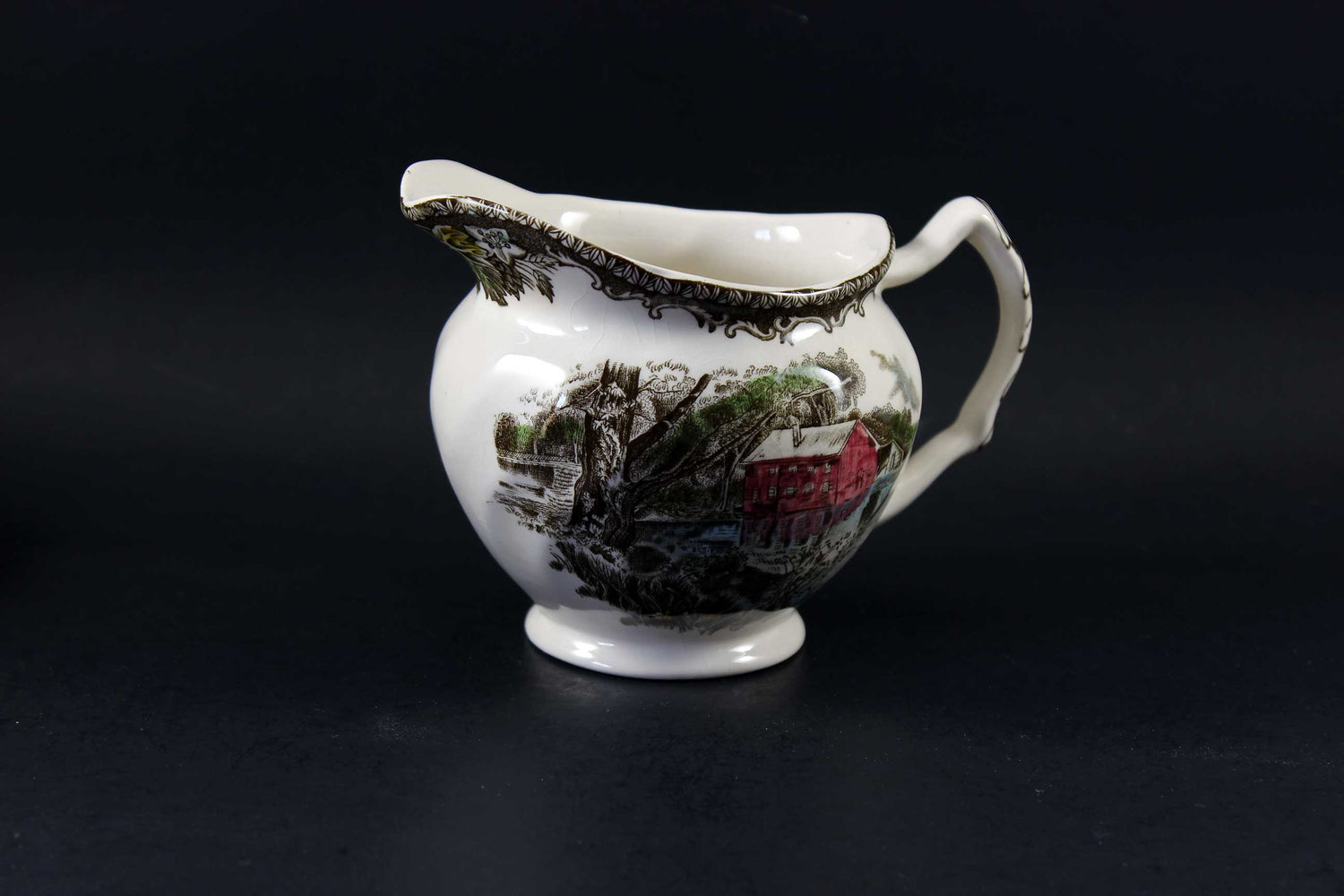 Friendly Village, Sugar Bowl and Creamer_6