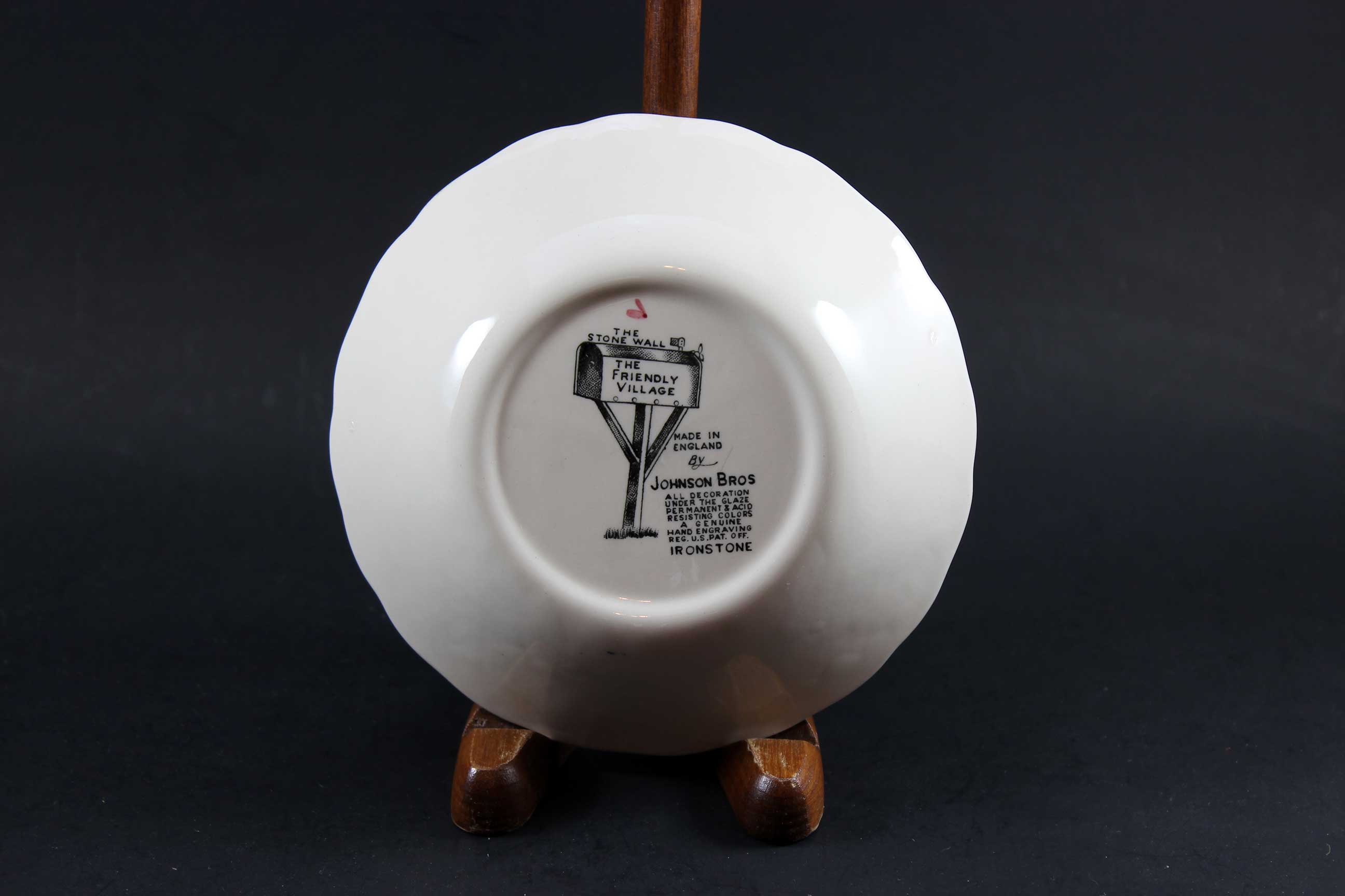 Friendly Village, 7 Piece Place Setting