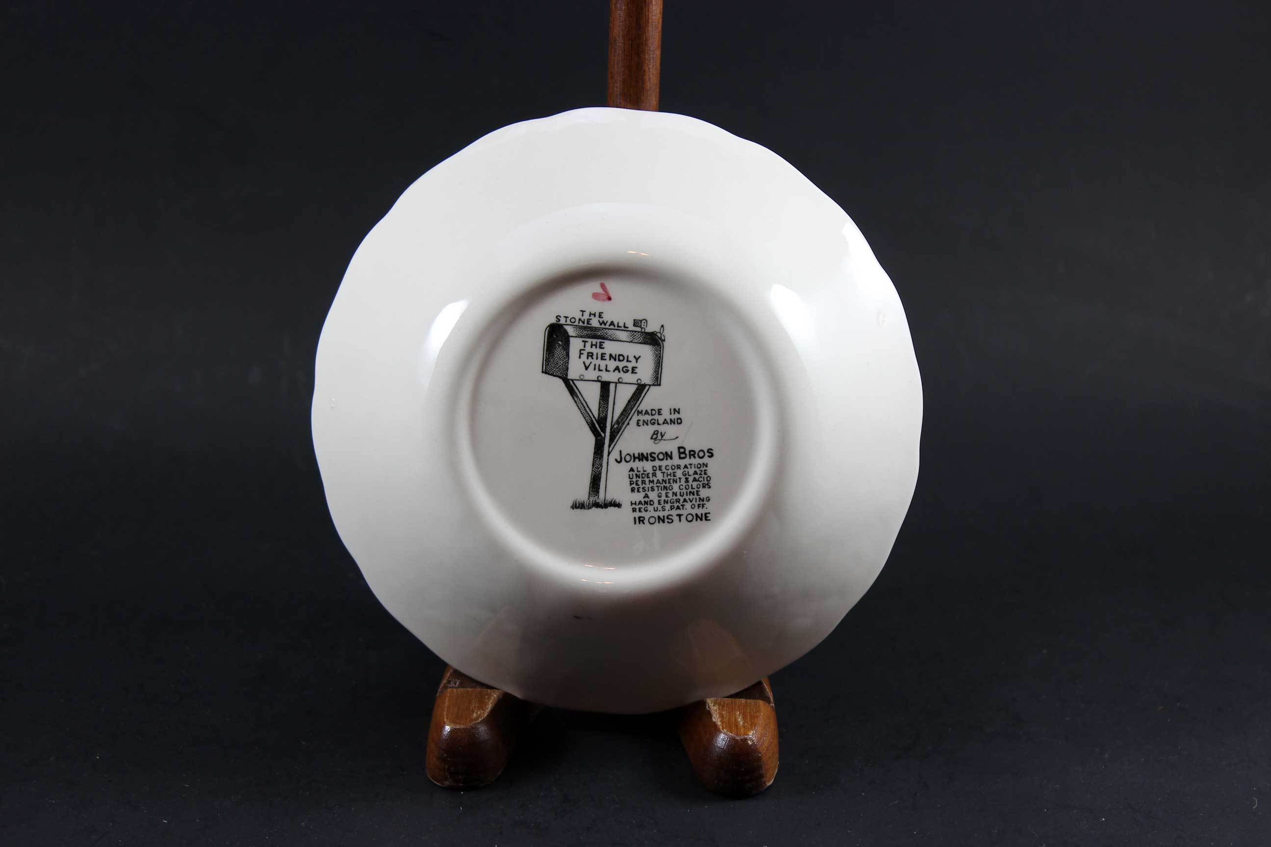 Friendly Village, Johnson Brothers, Round Fruit Nappy