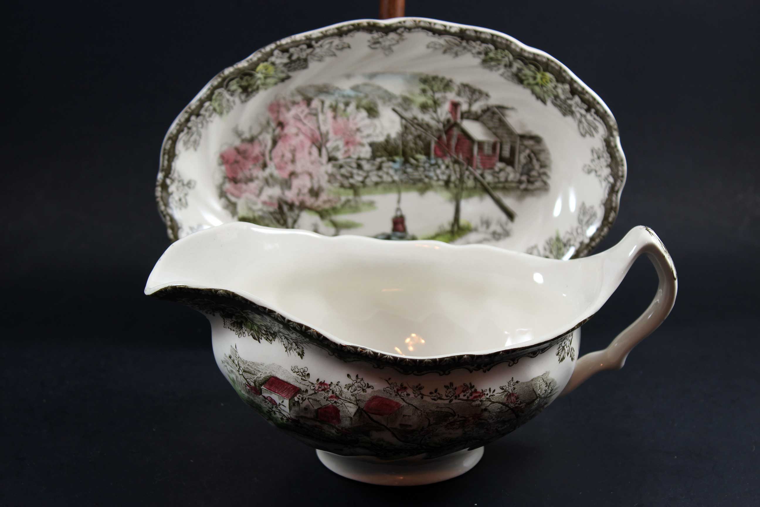 Friendly Village, Gravy Boat and Under plate