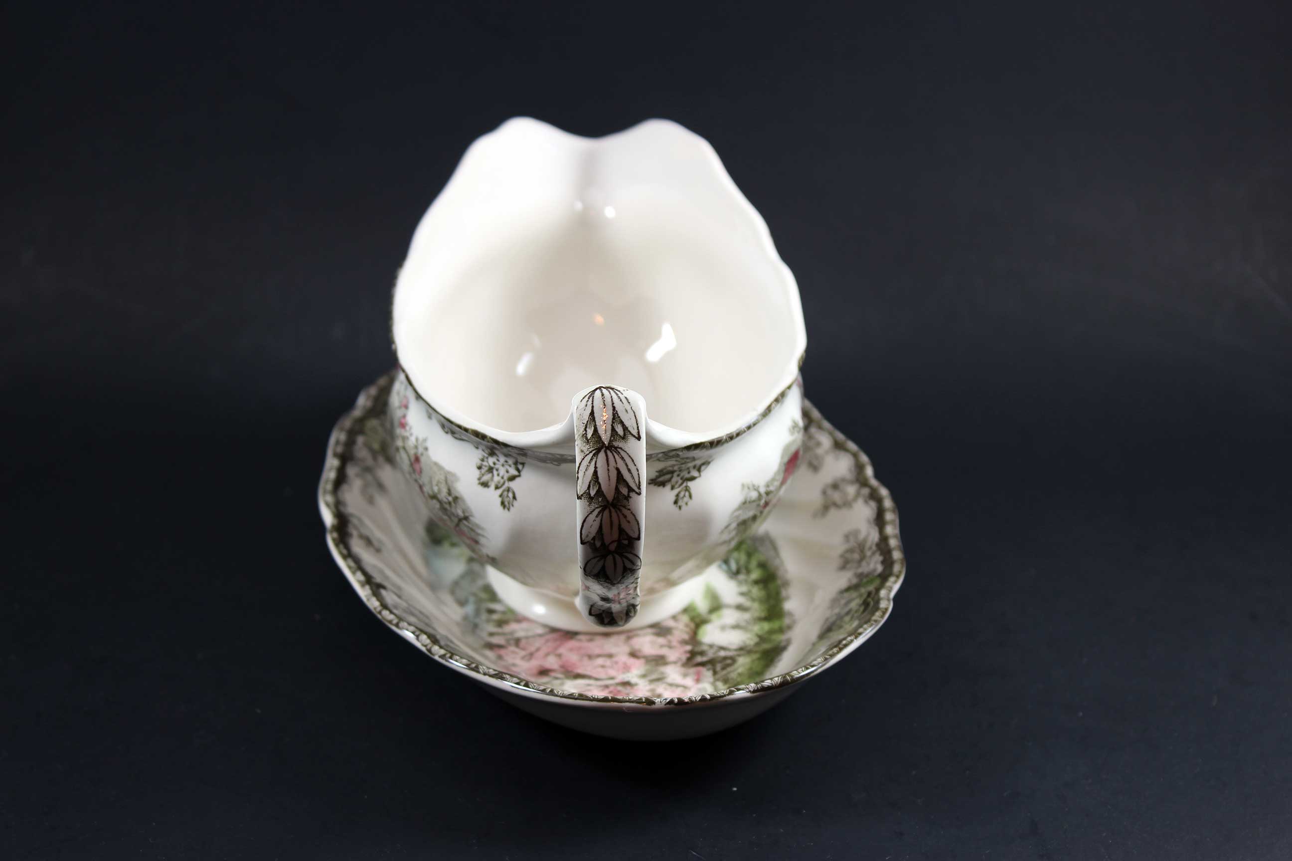 Friendly Village, Gravy Boat and Under plate