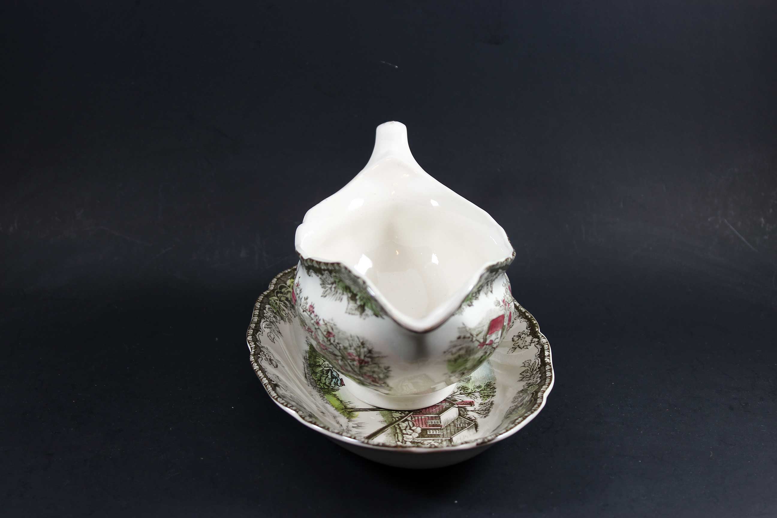 Friendly Village, Gravy Boat and Under plate