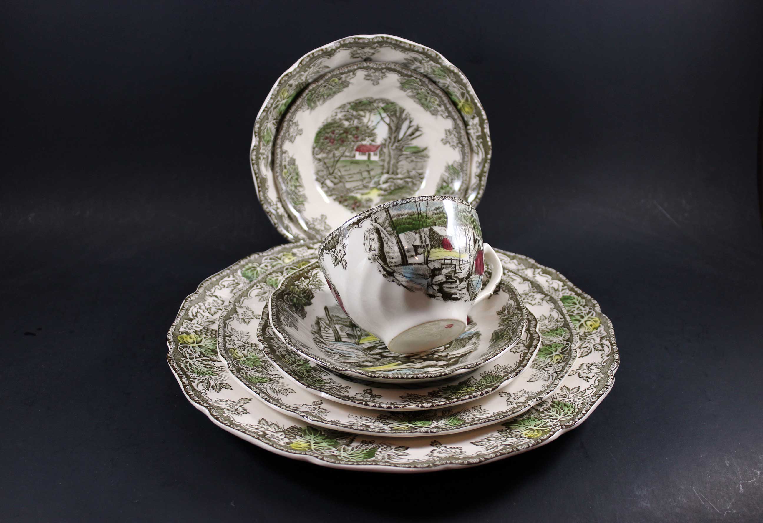 Friendly Village, 7 Piece Place Setting