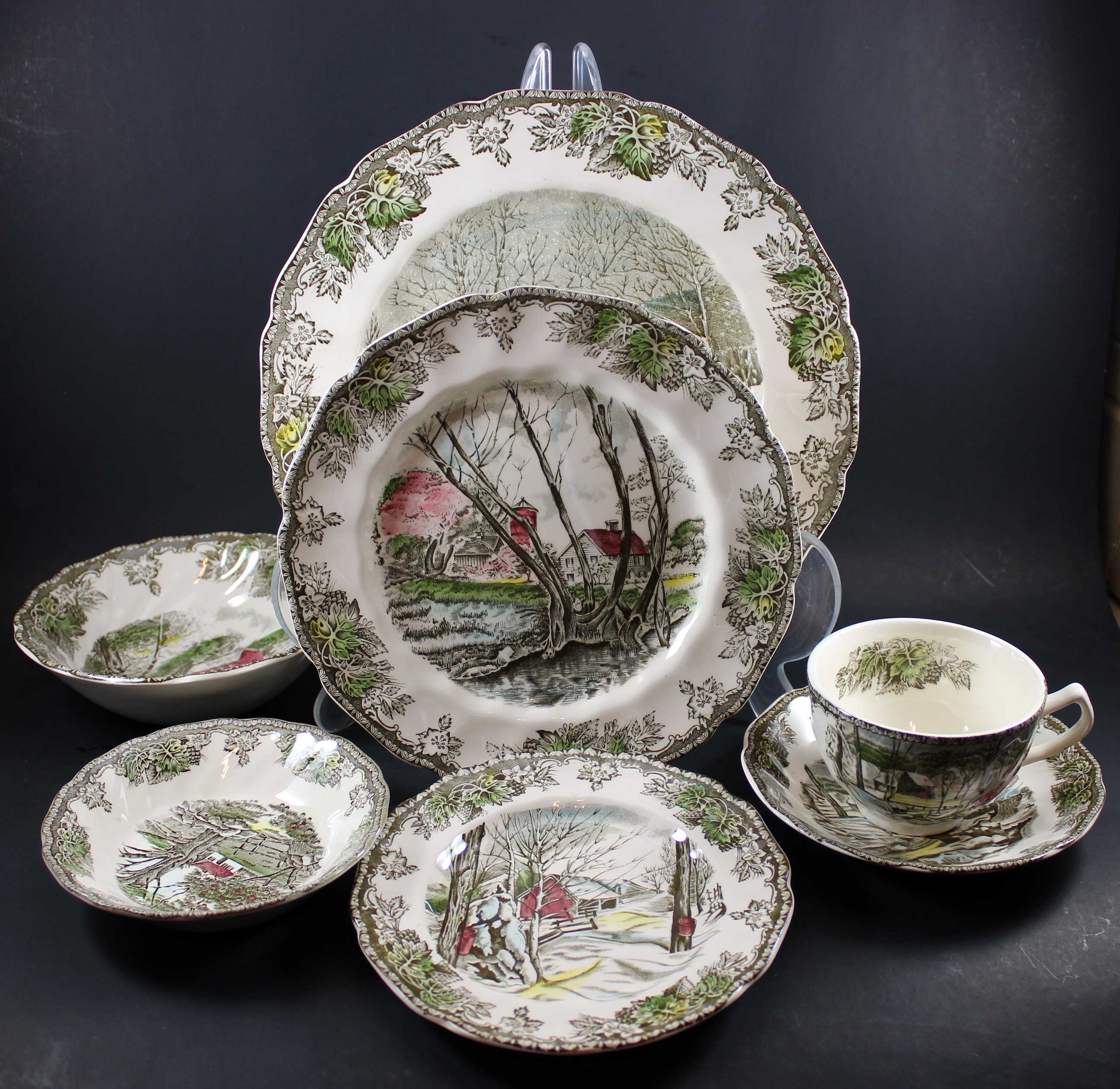 Friendly Village, 7 Piece Place Setting