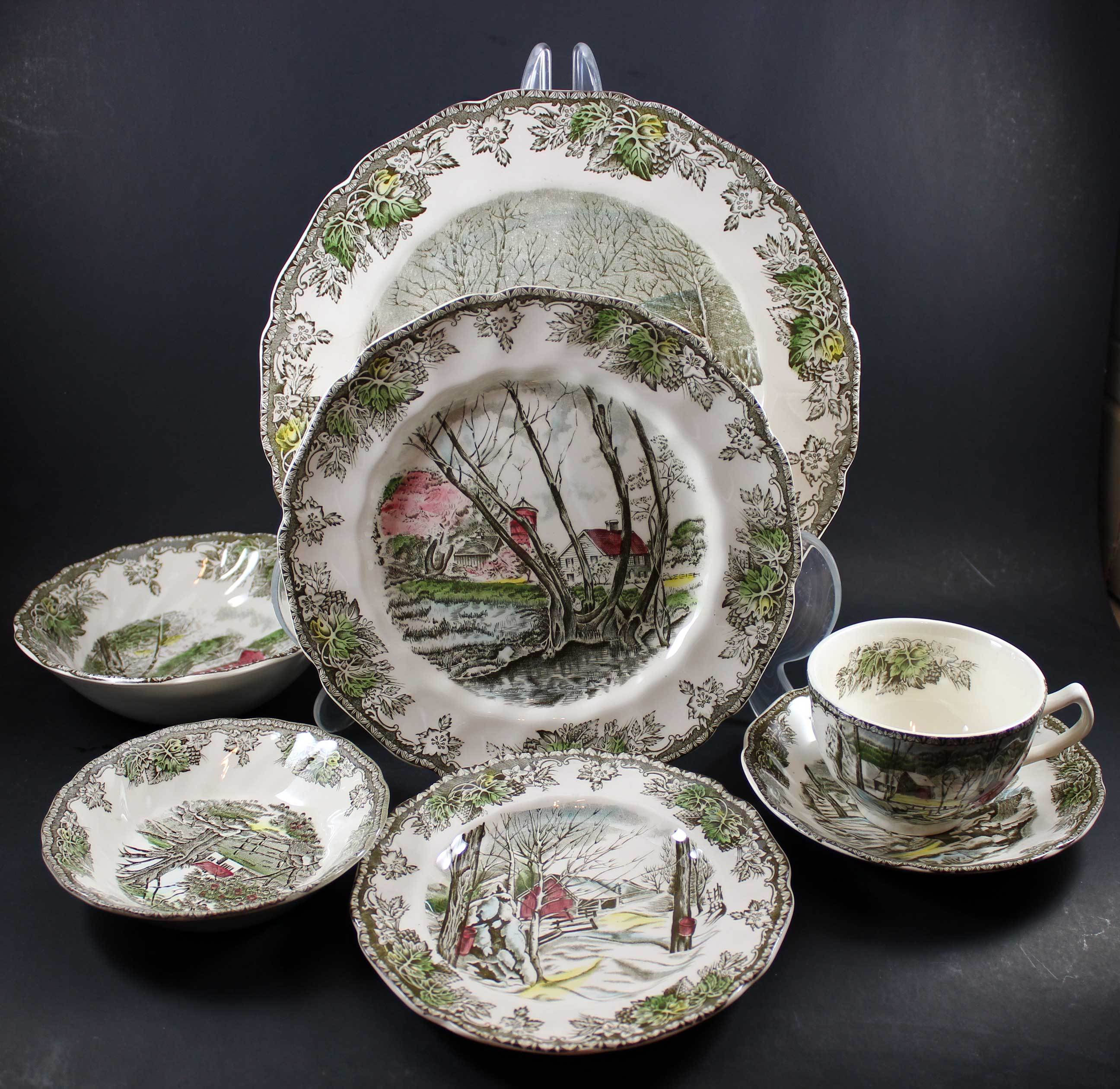 Friendly Village, Johnson Brothers, Round Fruit Nappy