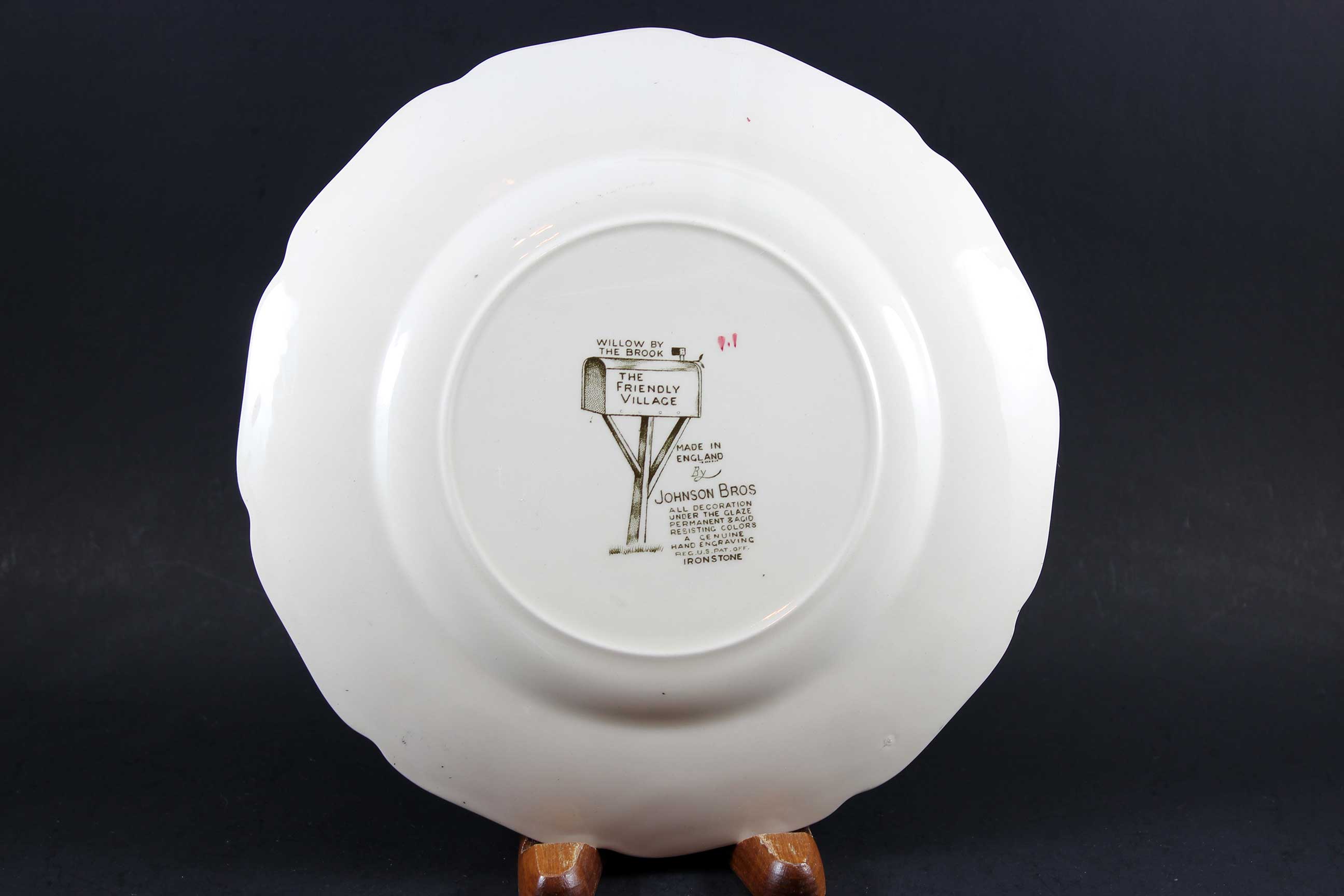 Friendly Village, 7 Piece Place Setting