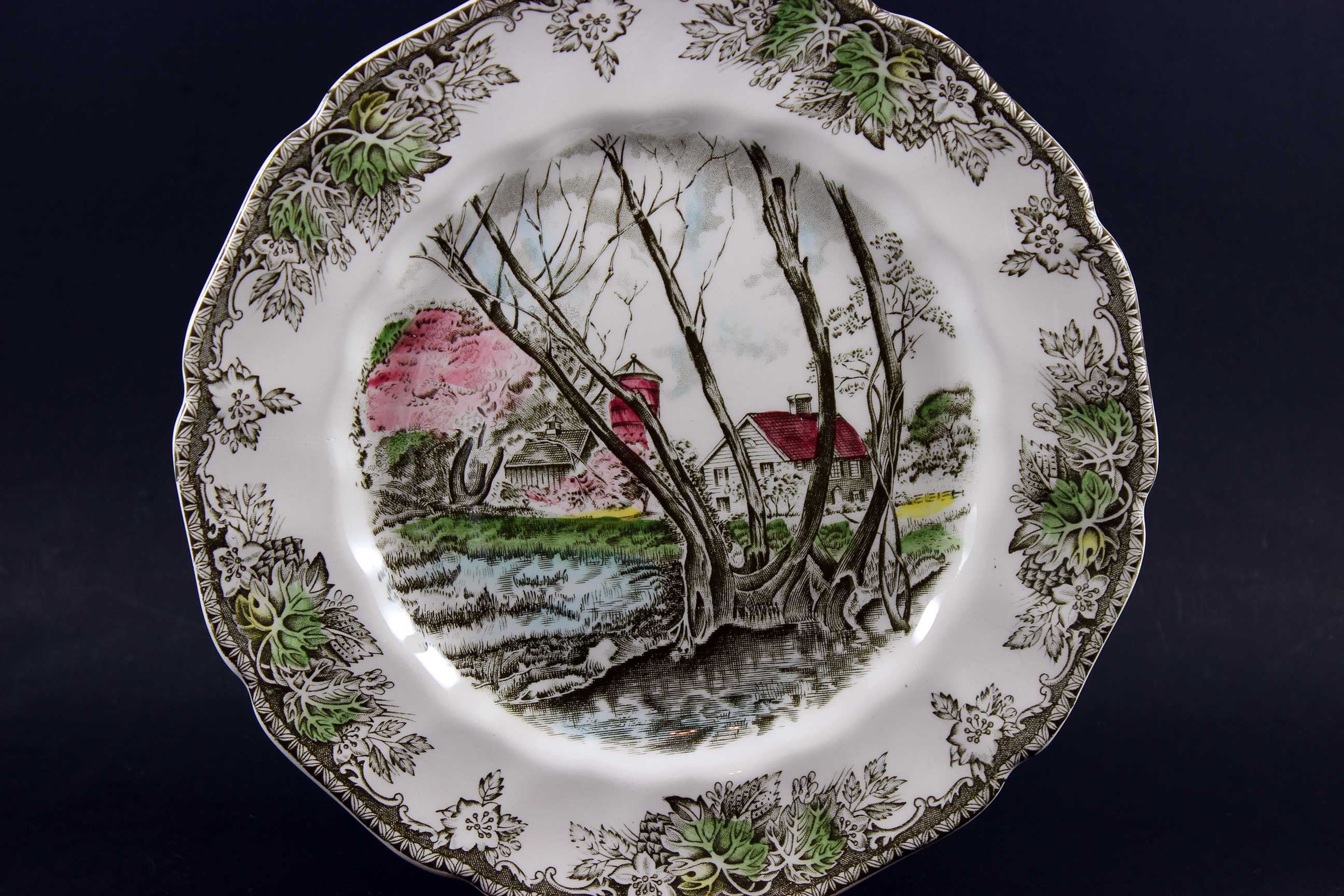 Friendly Village, 7 Piece Place Setting