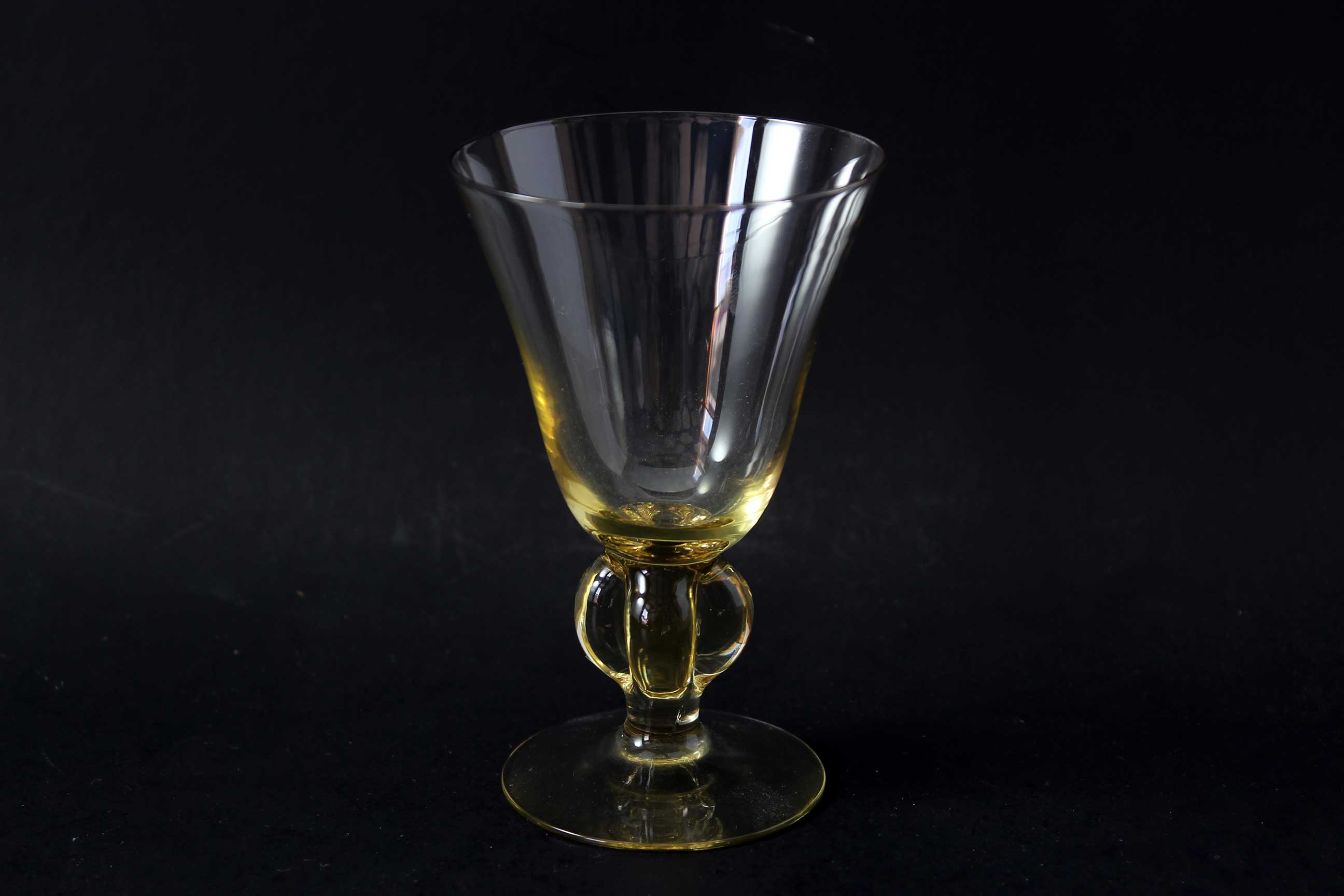 Crystal Wine Glasses, Gulli (Gold) by Swedish