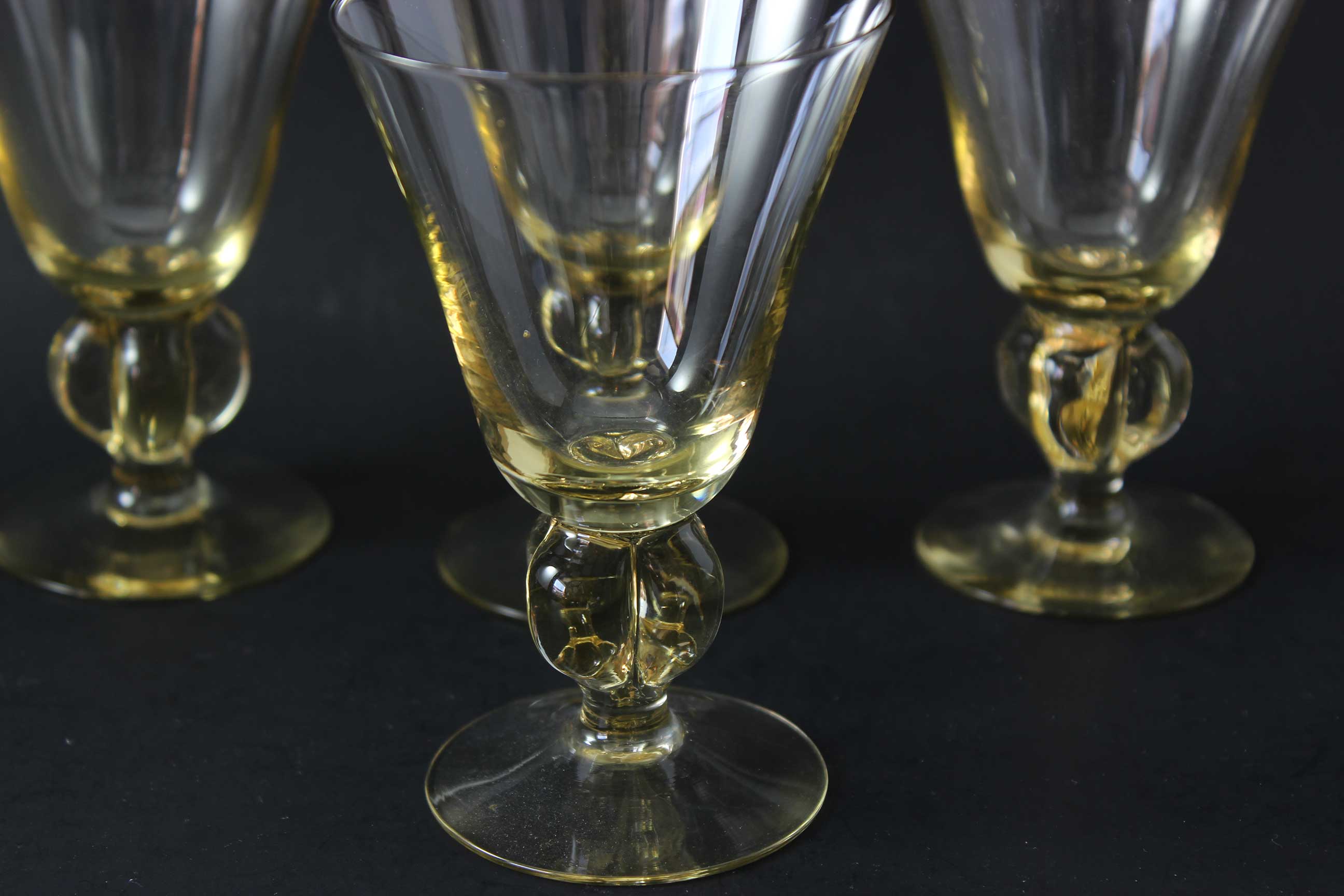 Crystal Wine Glasses, Gulli (Gold) by Swedish