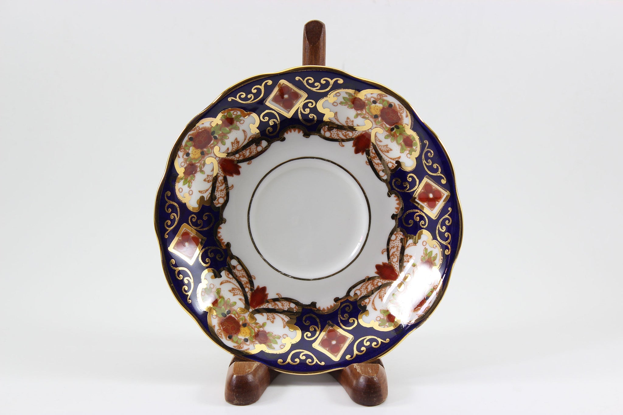 Royal Albert Bone China, Heirloom Pattern, Place Setting