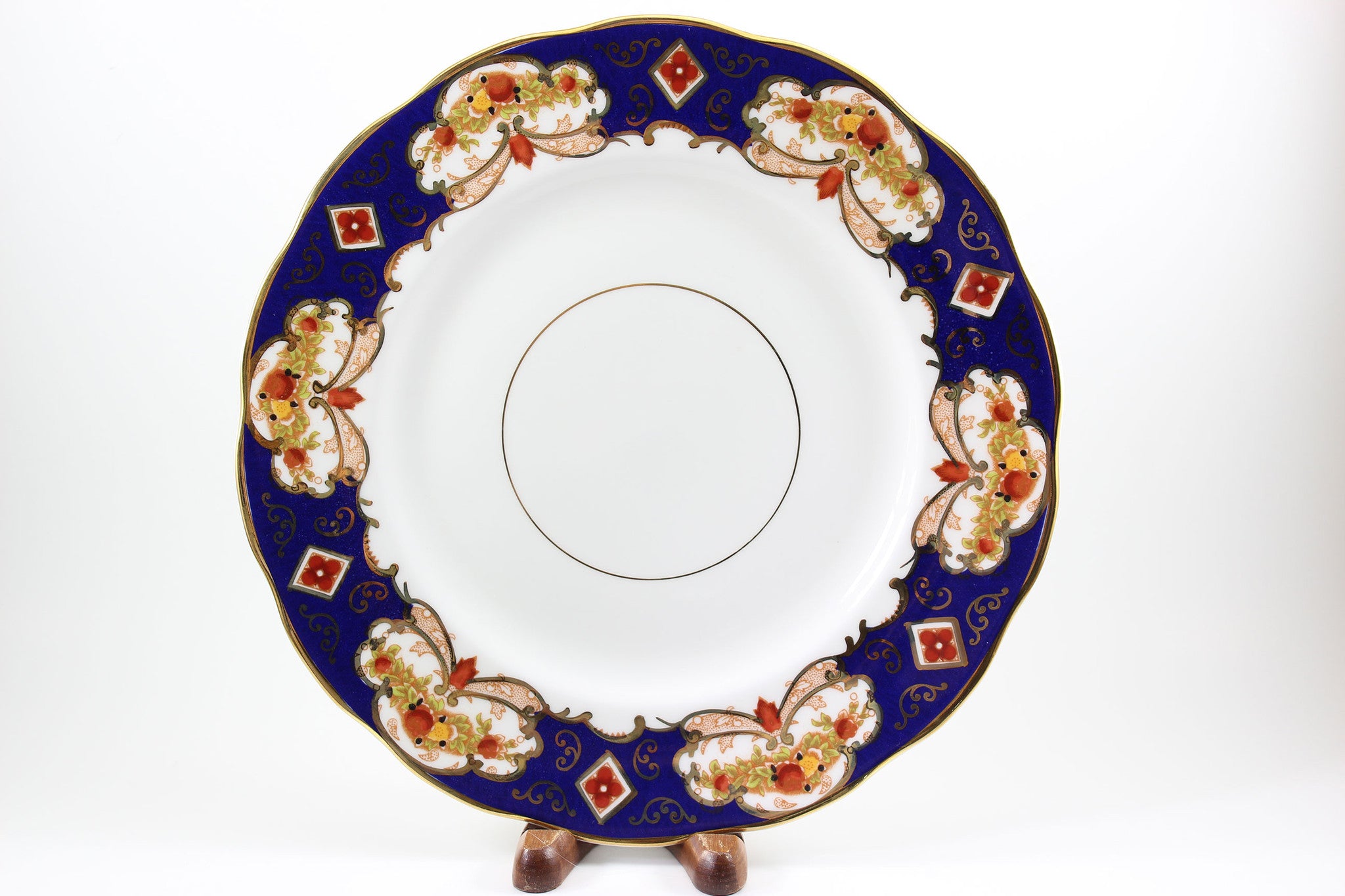 Royal Albert Bone China, Heirloom Pattern, Dinner Plate