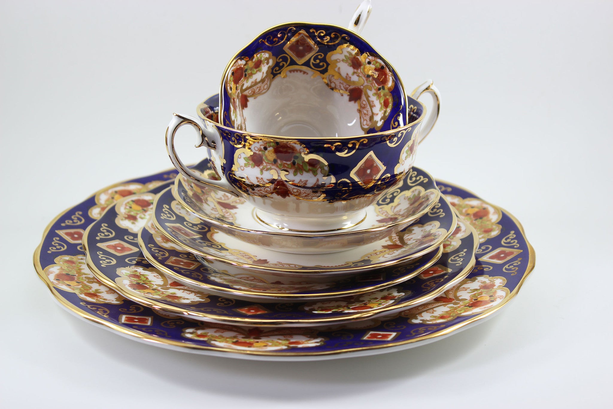 Royal Albert Bone China, Heirloom Pattern, Place Setting
