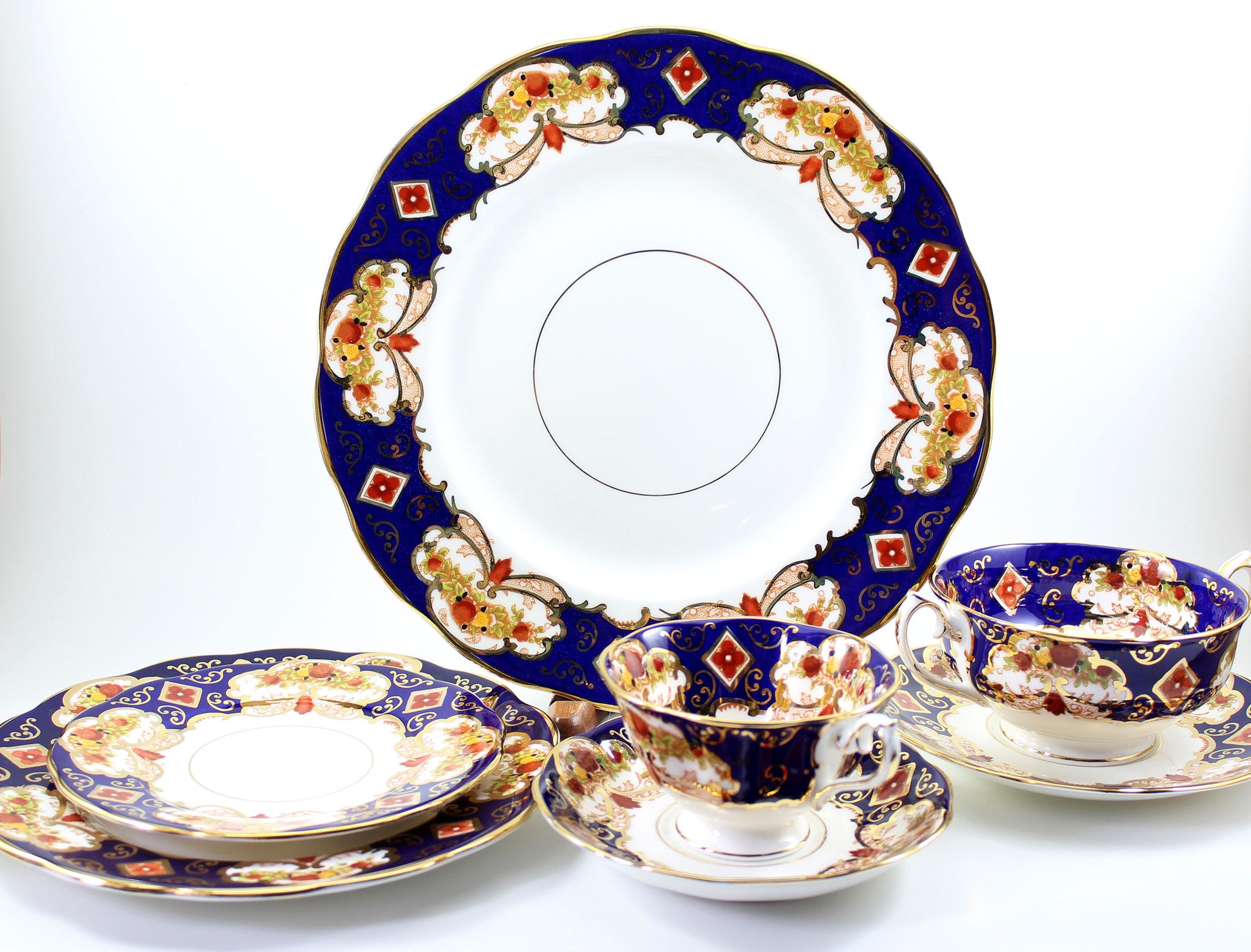 Royal Albert Bone China, Heirloom Pattern, Place Setting