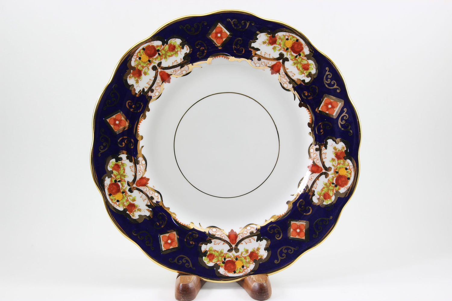 Royal Albert Bone China, Heirloom Pattern, Place Setting