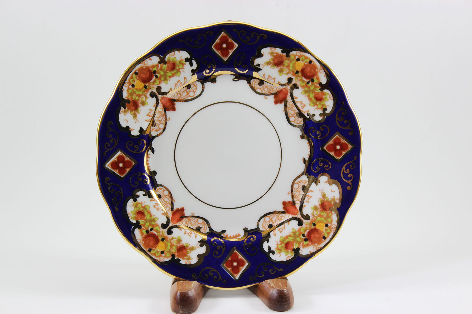 Royal Albert Bone China, Heirloom Pattern, Place Setting