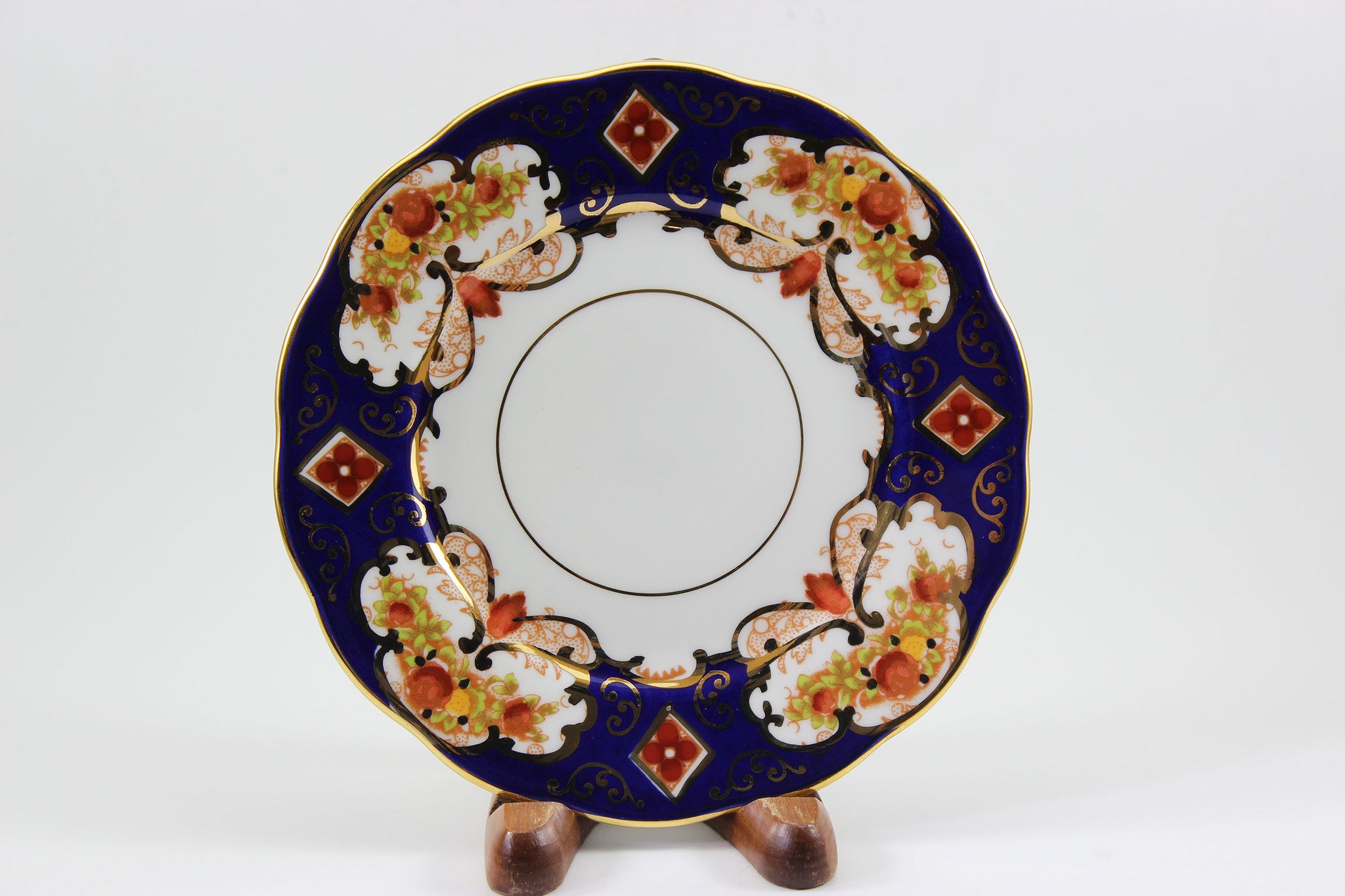 Royal Albert Bone China, Heirloom Pattern, Place Setting