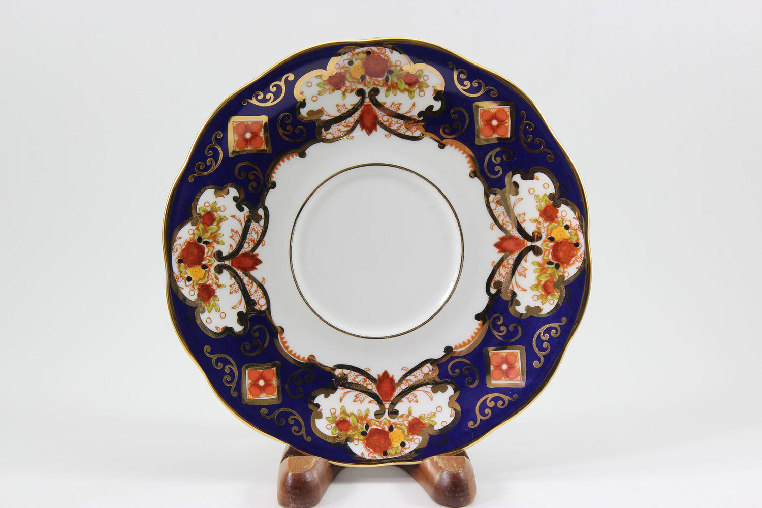Royal Albert Bone China, Heirloom Pattern, Place Setting