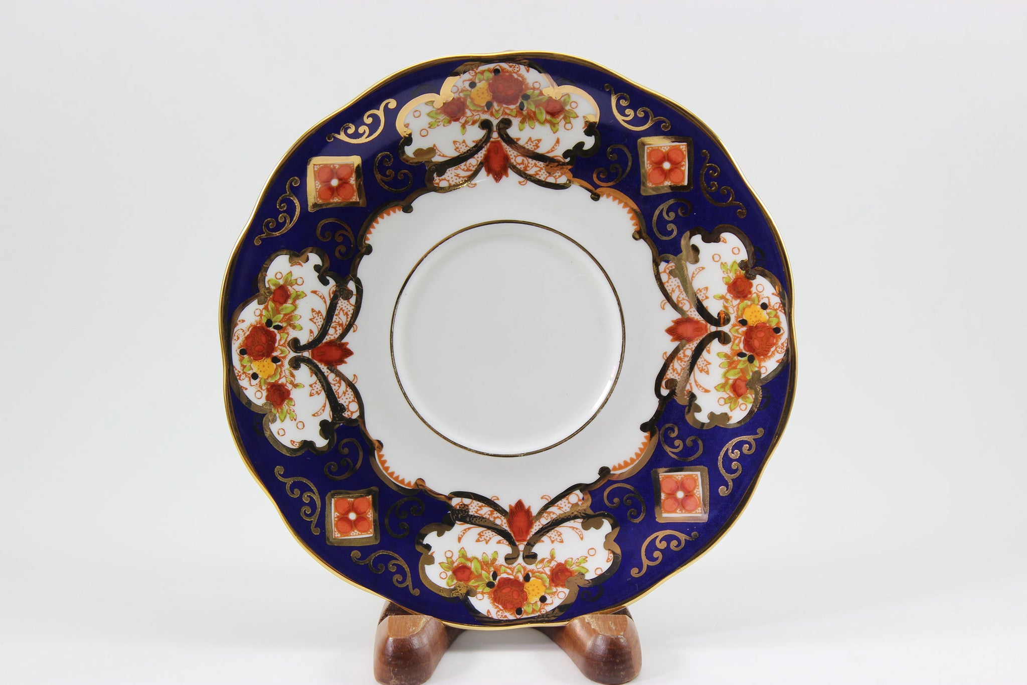 Royal Albert Bone China, Heirloom Pattern, Place Setting