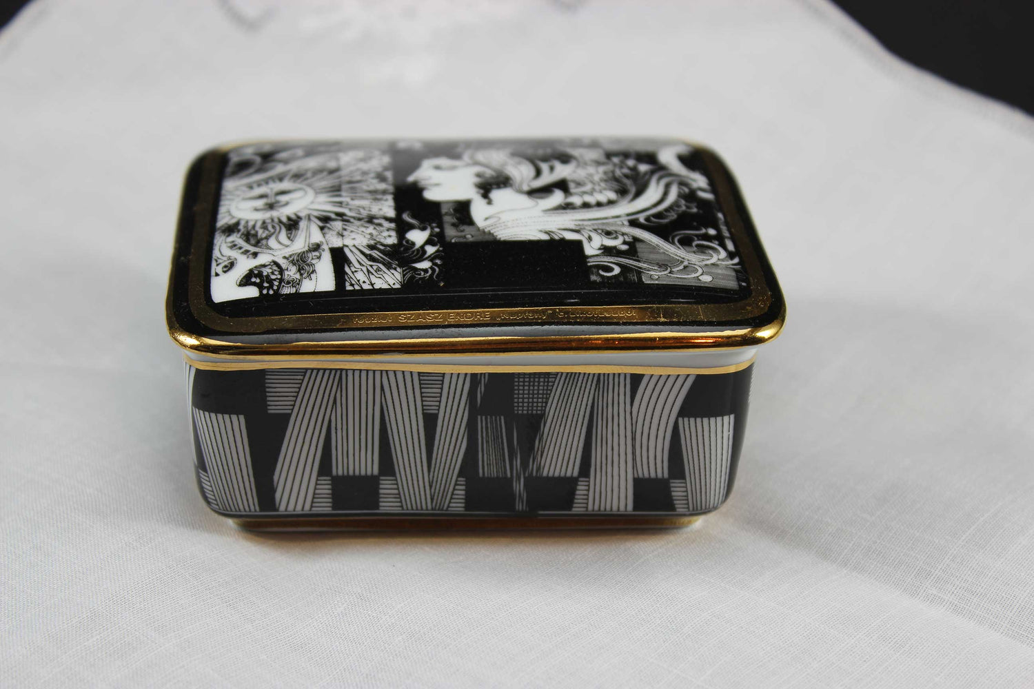 Hollohaza Trinket Dish, Endre Szasz