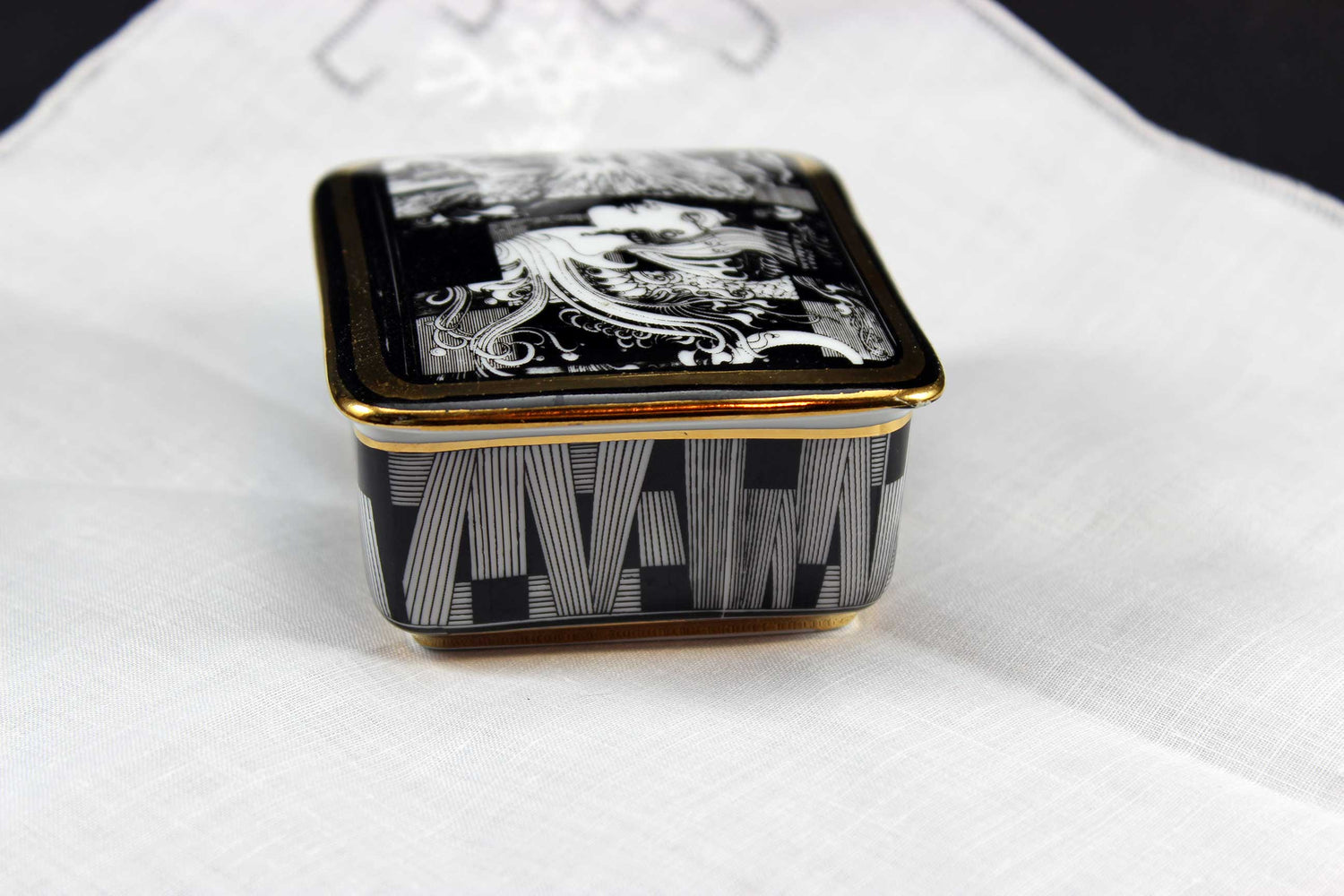 Hollohaza Trinket Dish, Endre Szasz