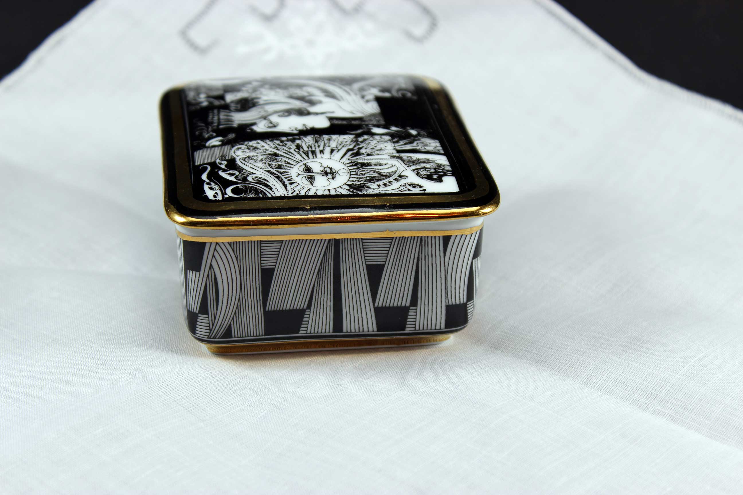 Hollohaza Trinket Dish, Endre Szasz