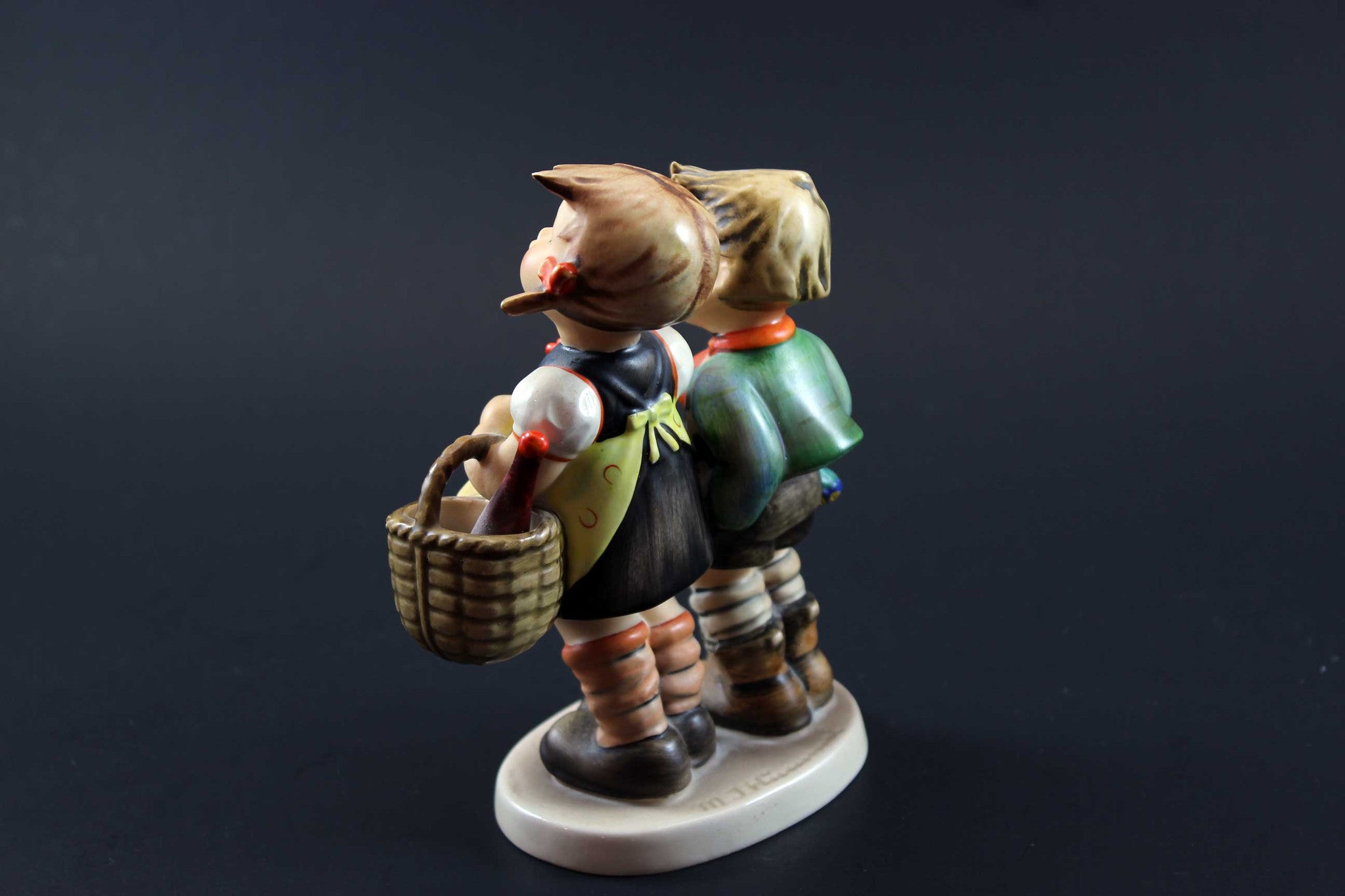 Hummel Figurine To Market, TMK3