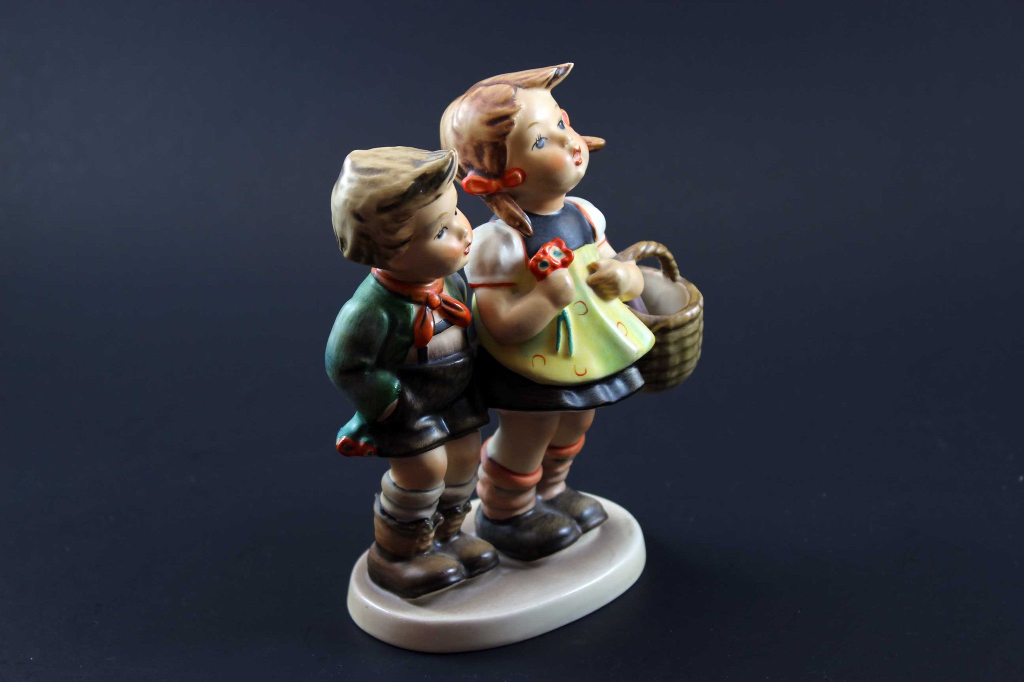 Hummel Figurine To Market, TMK3
