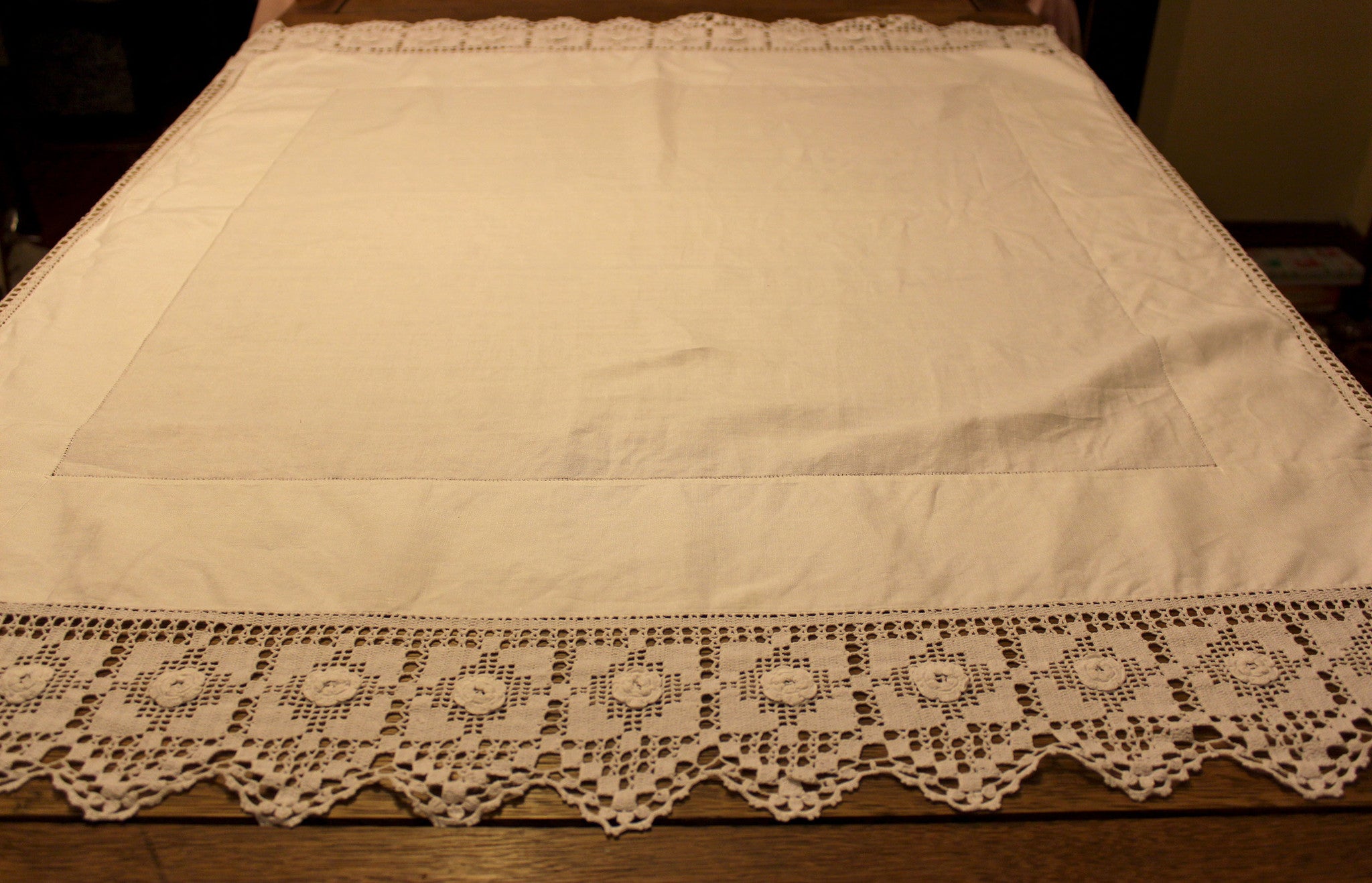 Natural Linen Lace Luncheon Cloth
