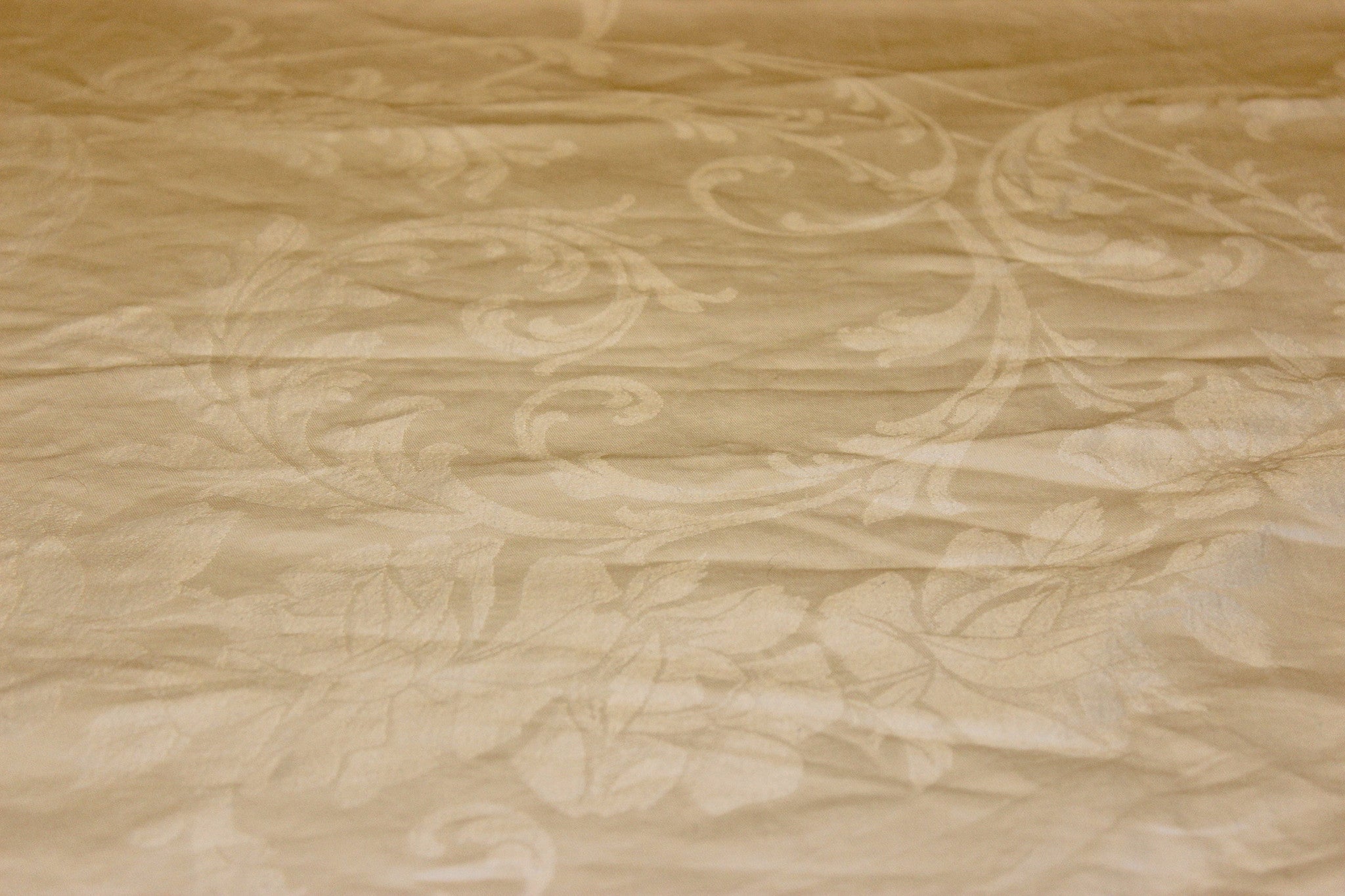 Large DDamask Linen TCloth