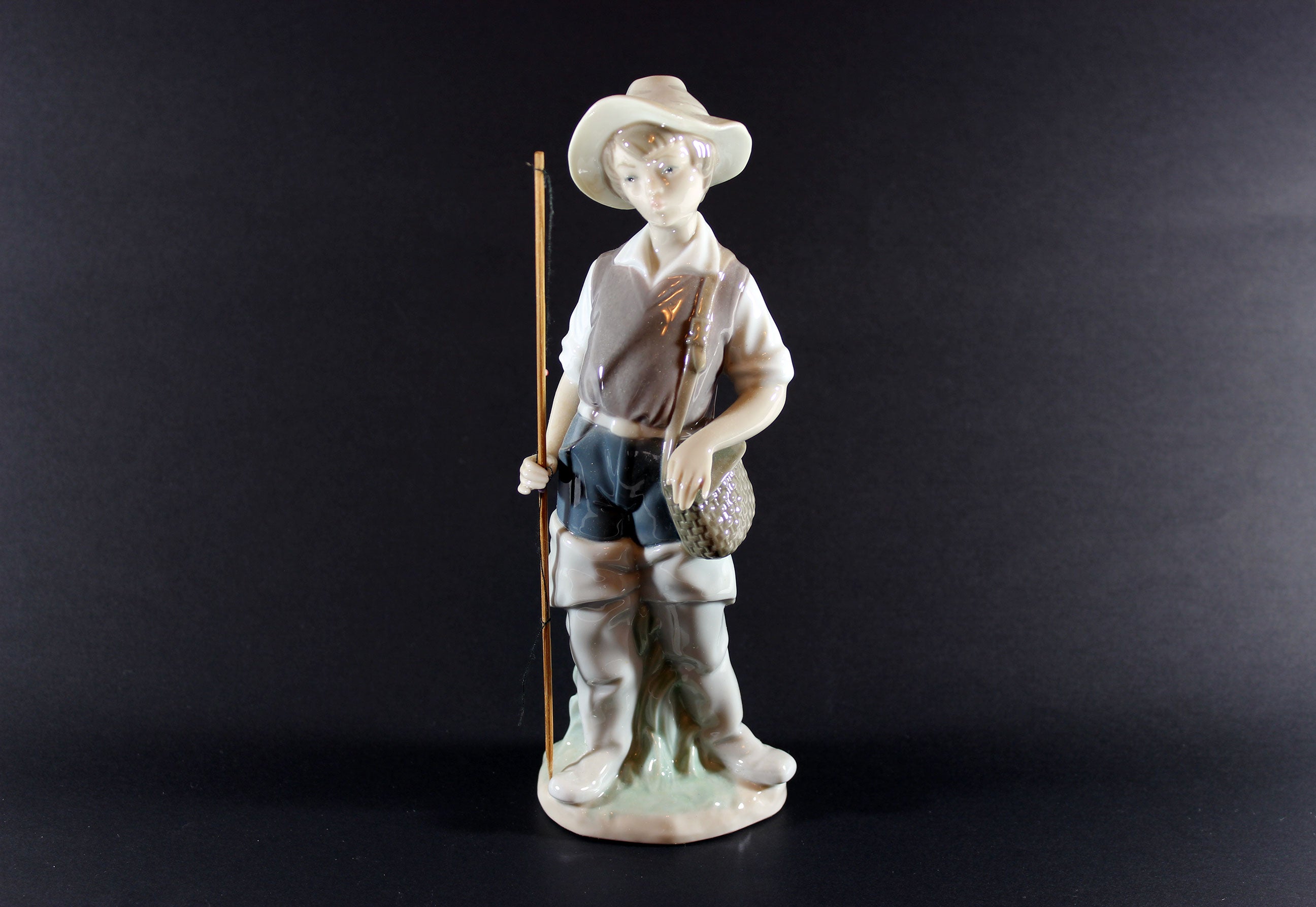 Lladro_Fisher_Boy_4809_1