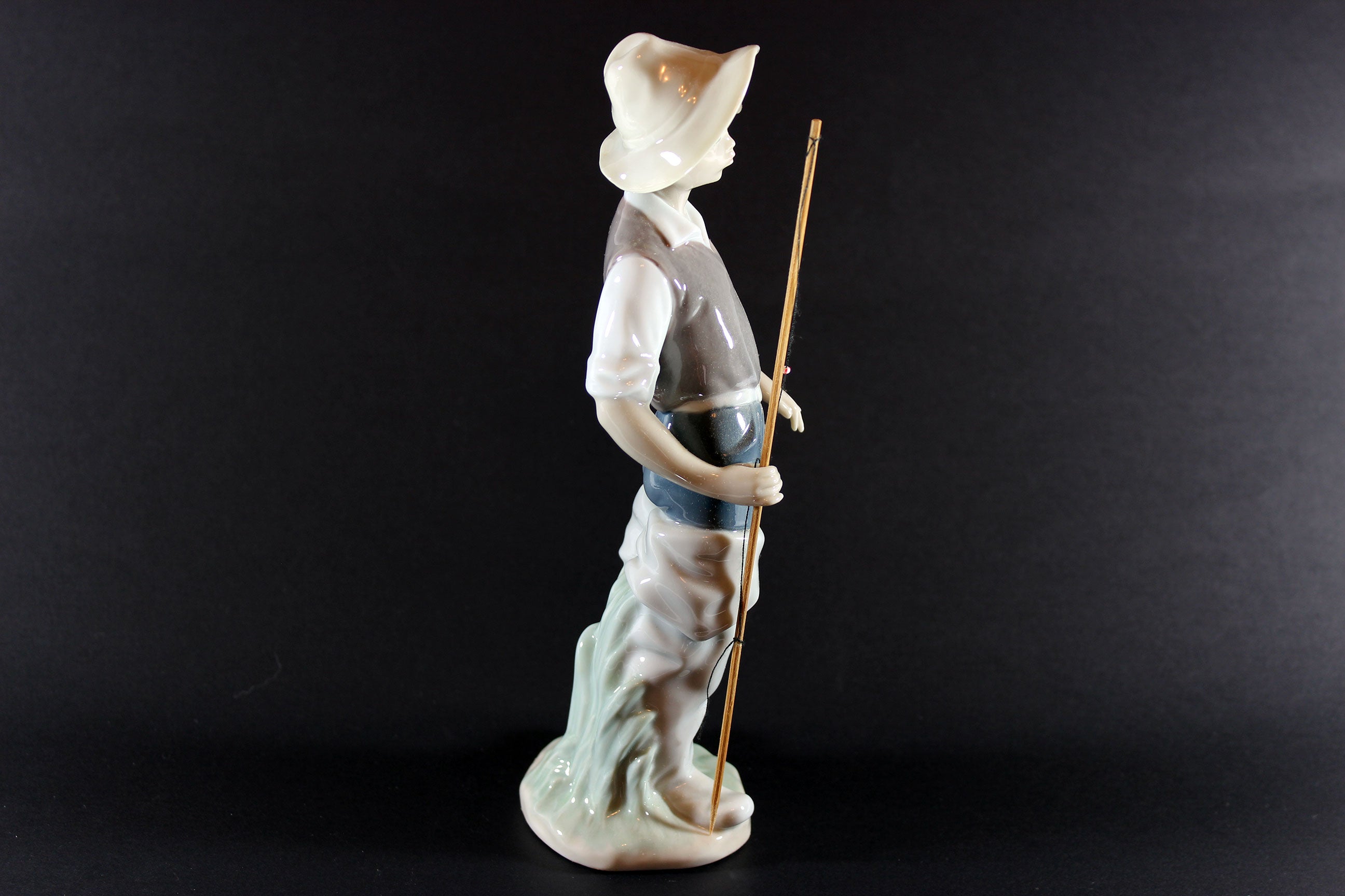 Lladro_Fisher_Boy_4809_2