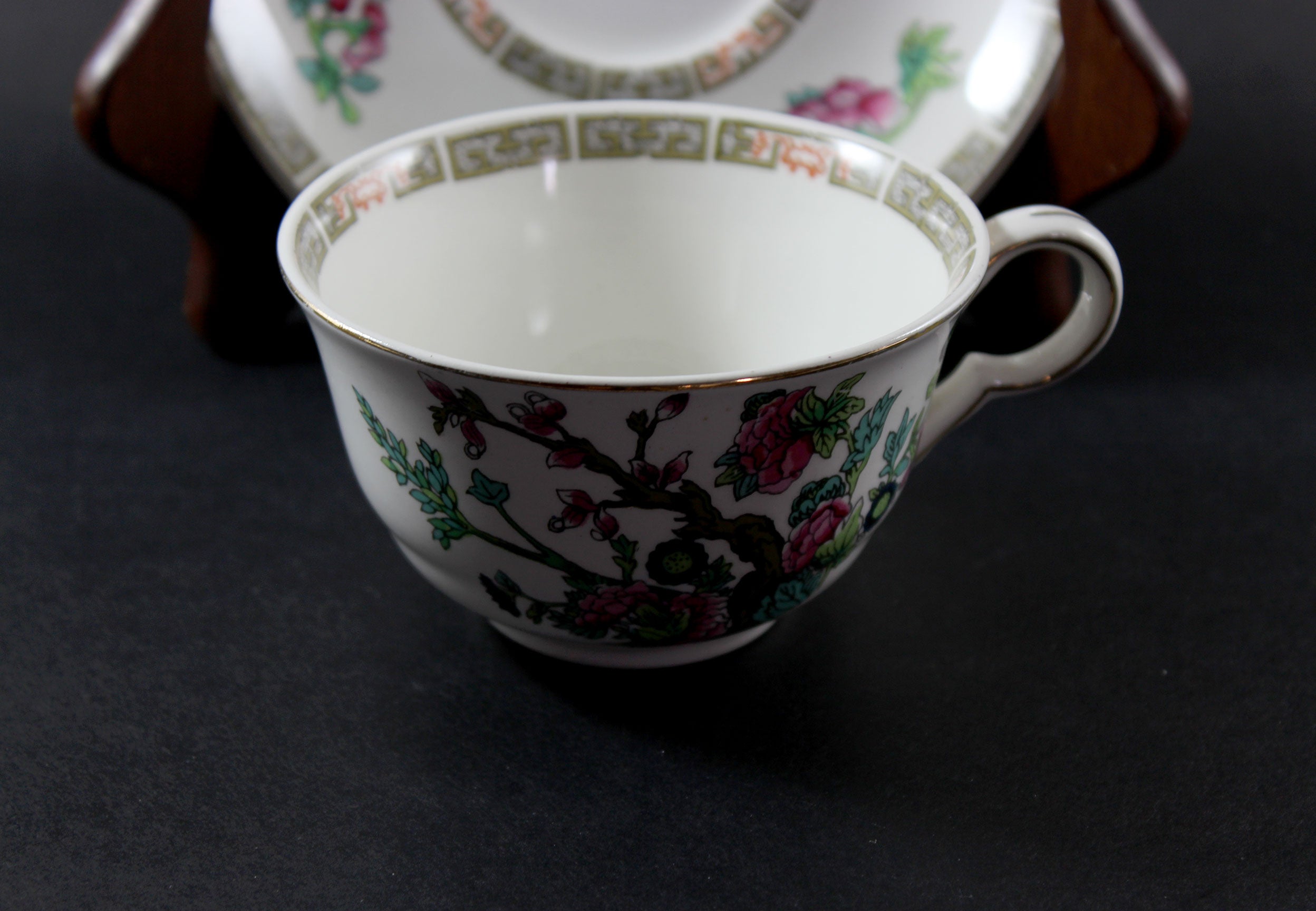 Maddock Indian Tree 7 Piece Place Setting