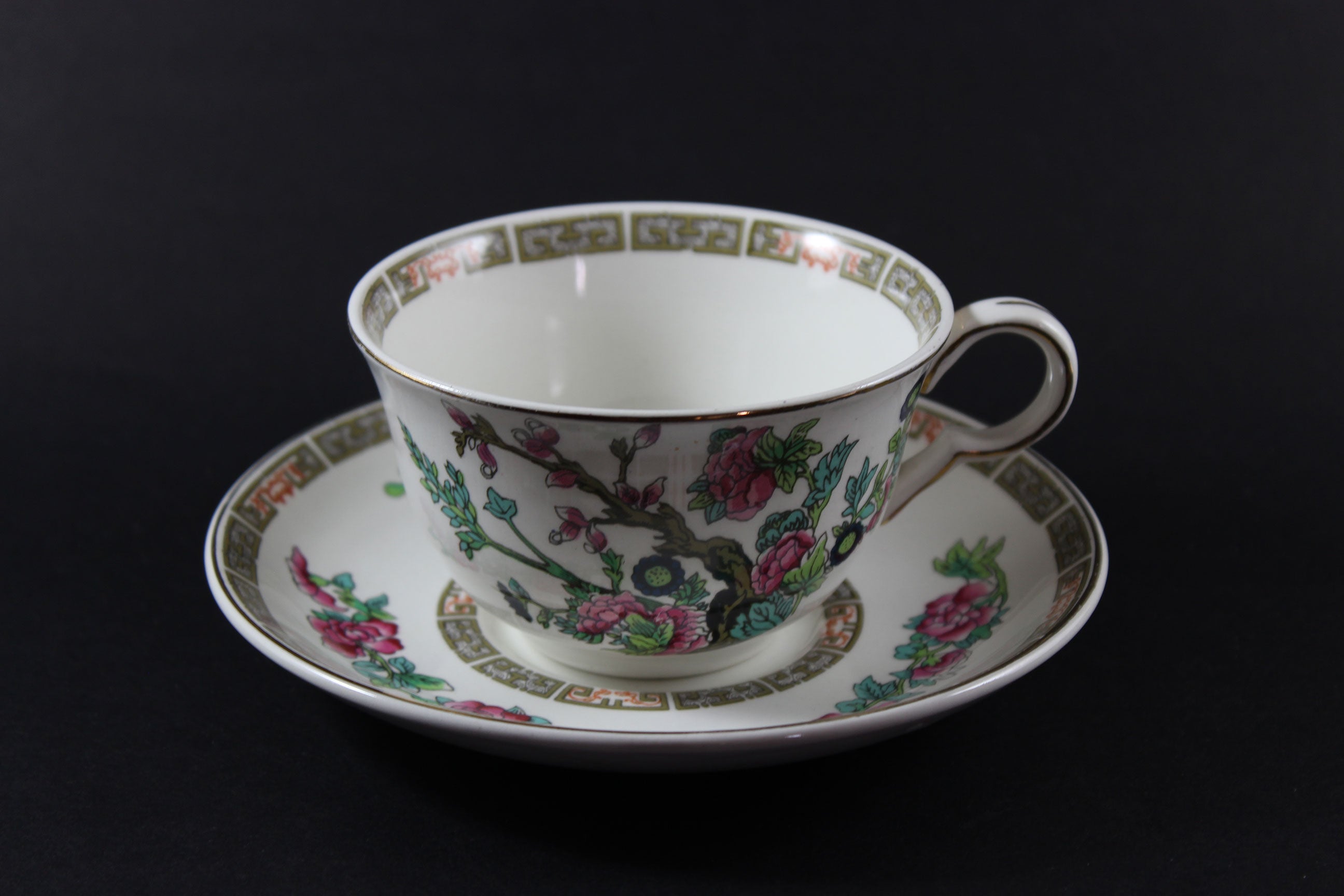 Maddock Indian Tree 7 Piece Place Setting