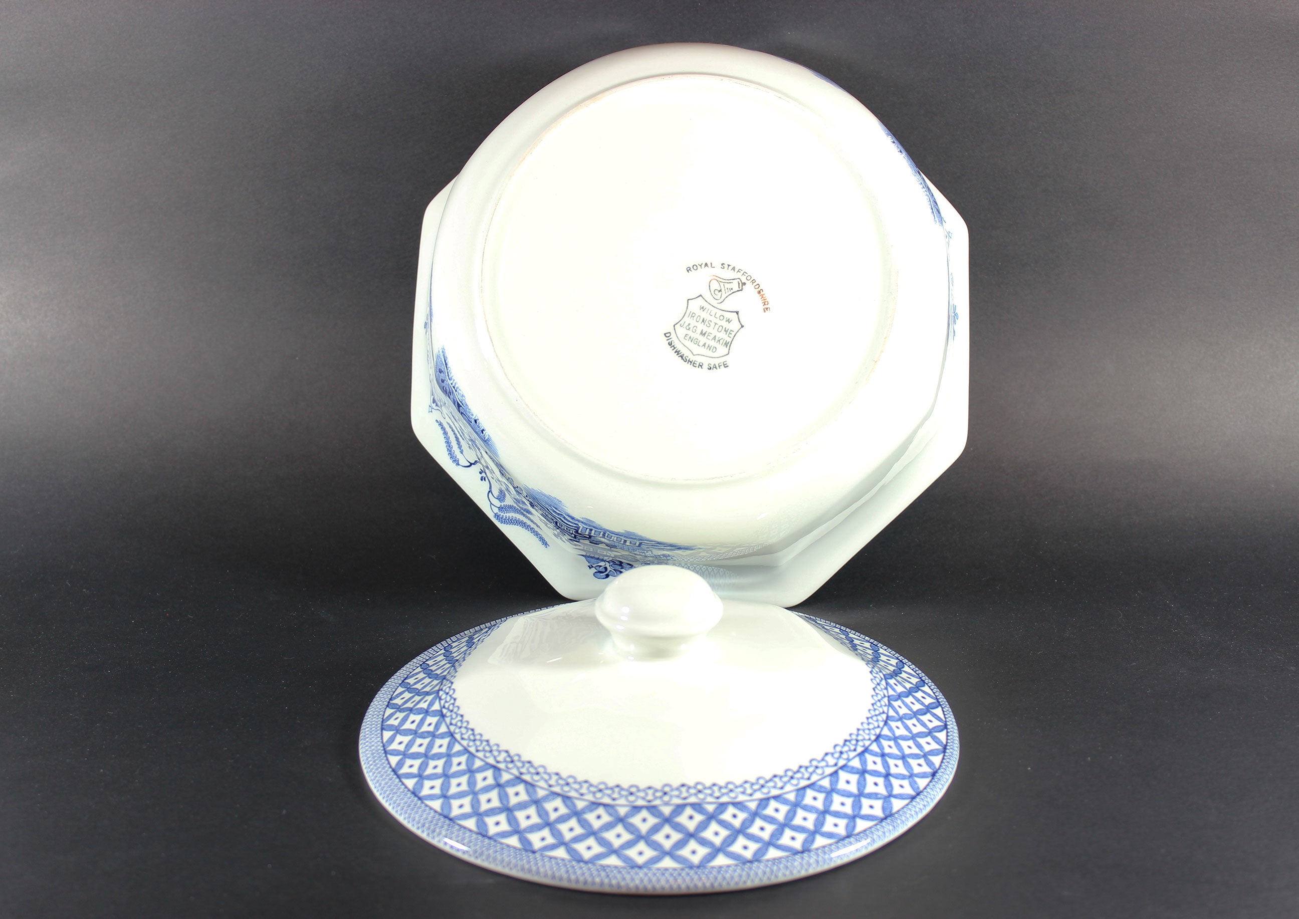 Blue Willow Covered Vegetable Dish, Meakin, Staffordshire