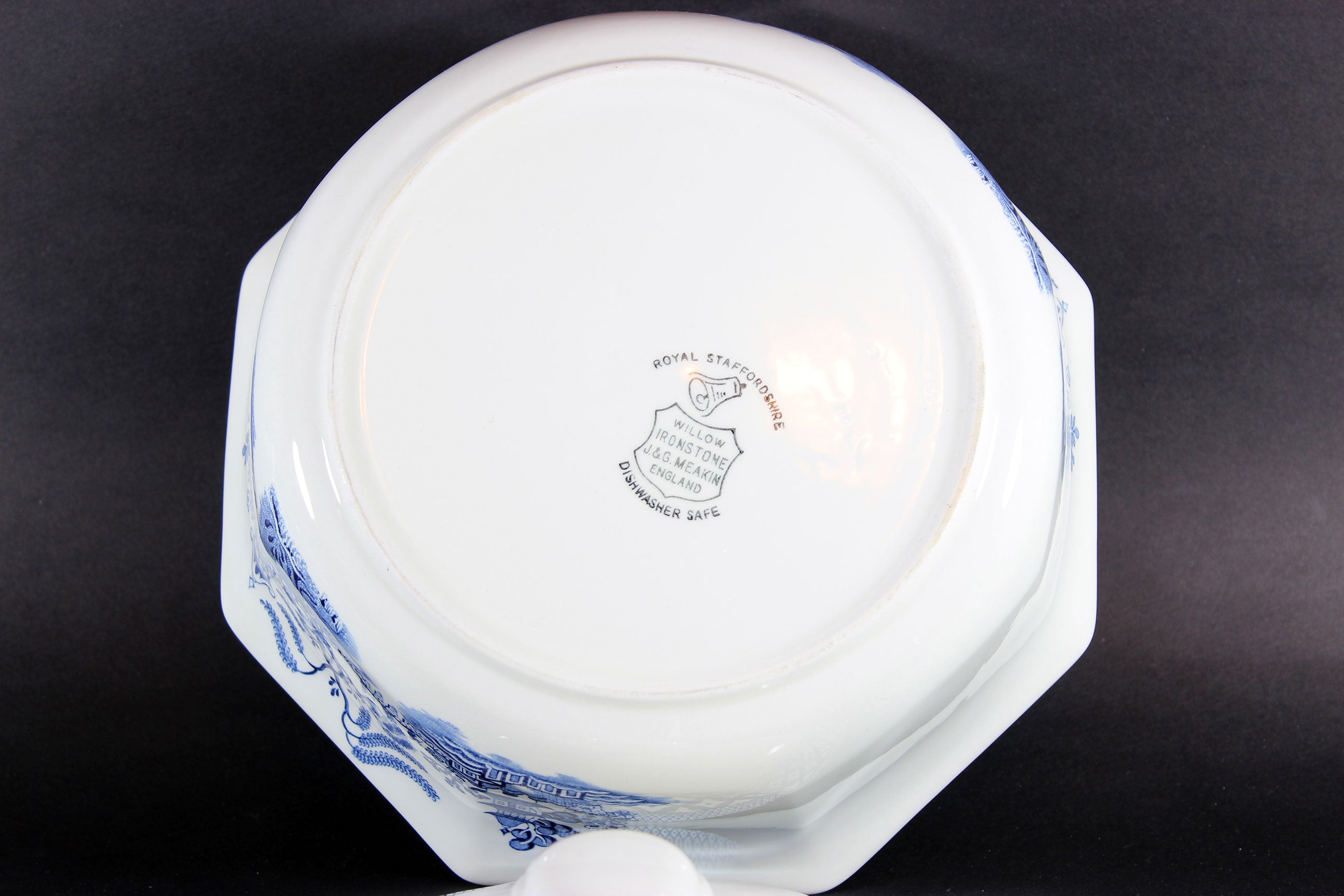 Blue Willow Covered Vegetable Dish, Meakin, Staffordshire