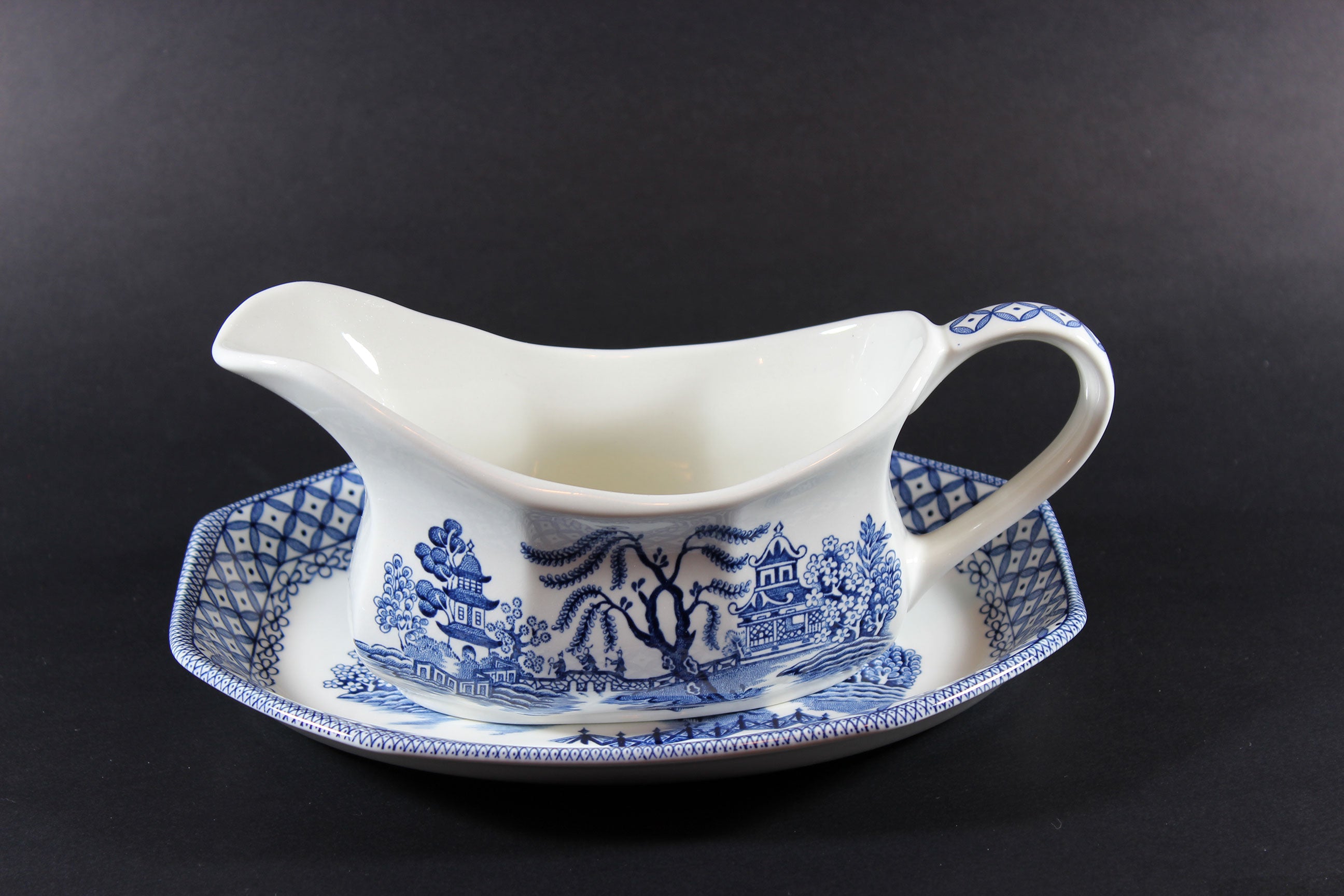 Meakin Blue Willow Gravy Boat