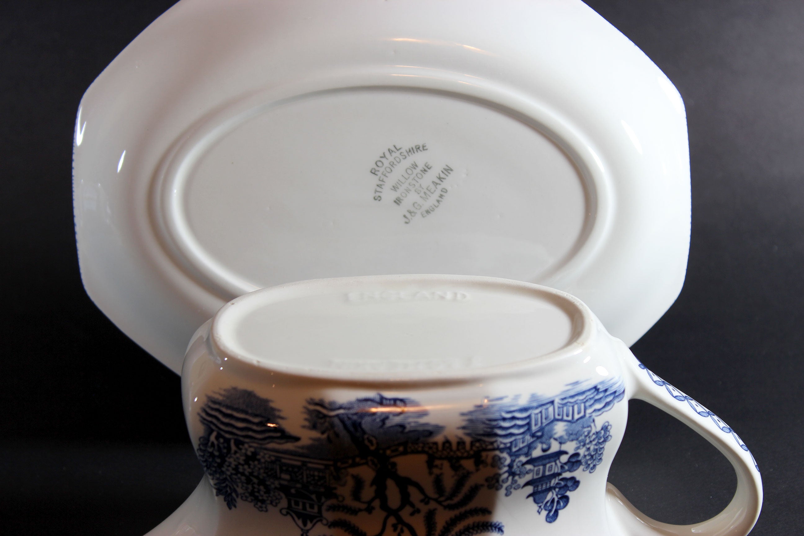 Meakin Blue Willow Gravy Boat